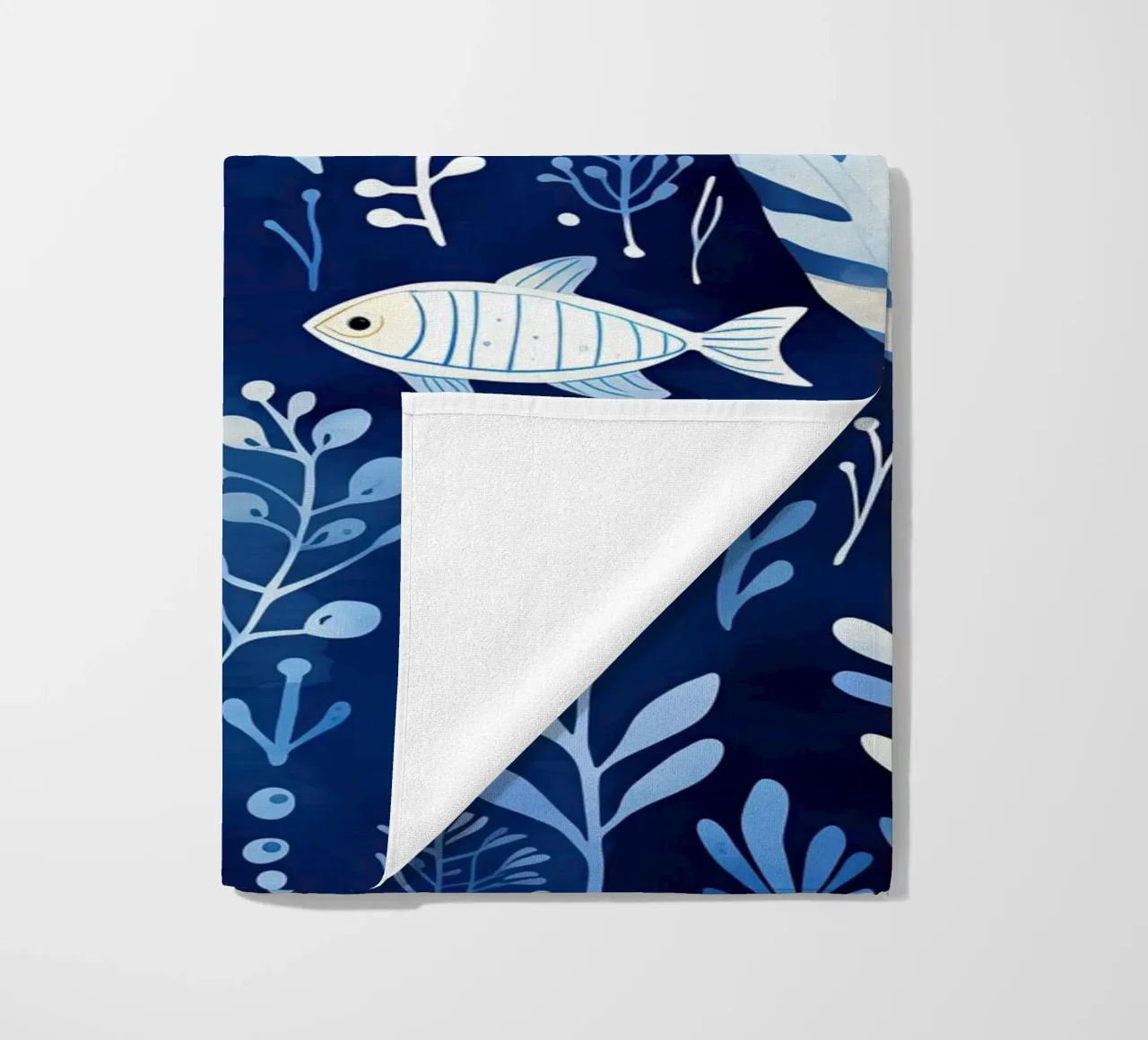 Mondo subacqueo blu con piante + pesci | pattern design telo mare da Autofocus