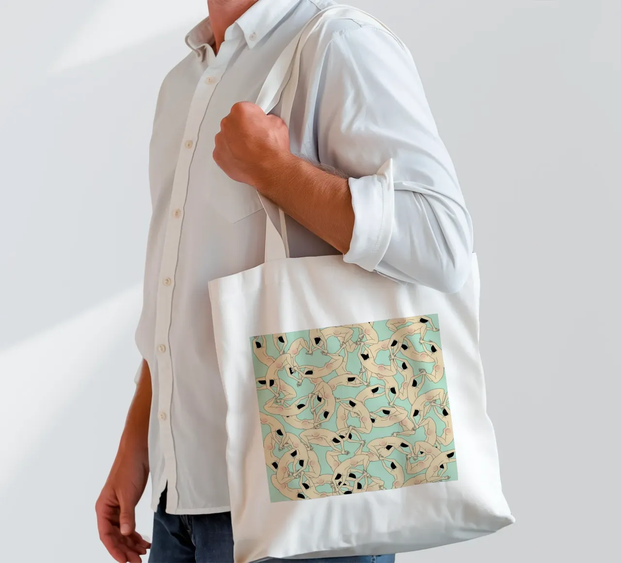 Chain tote bag by Ruei