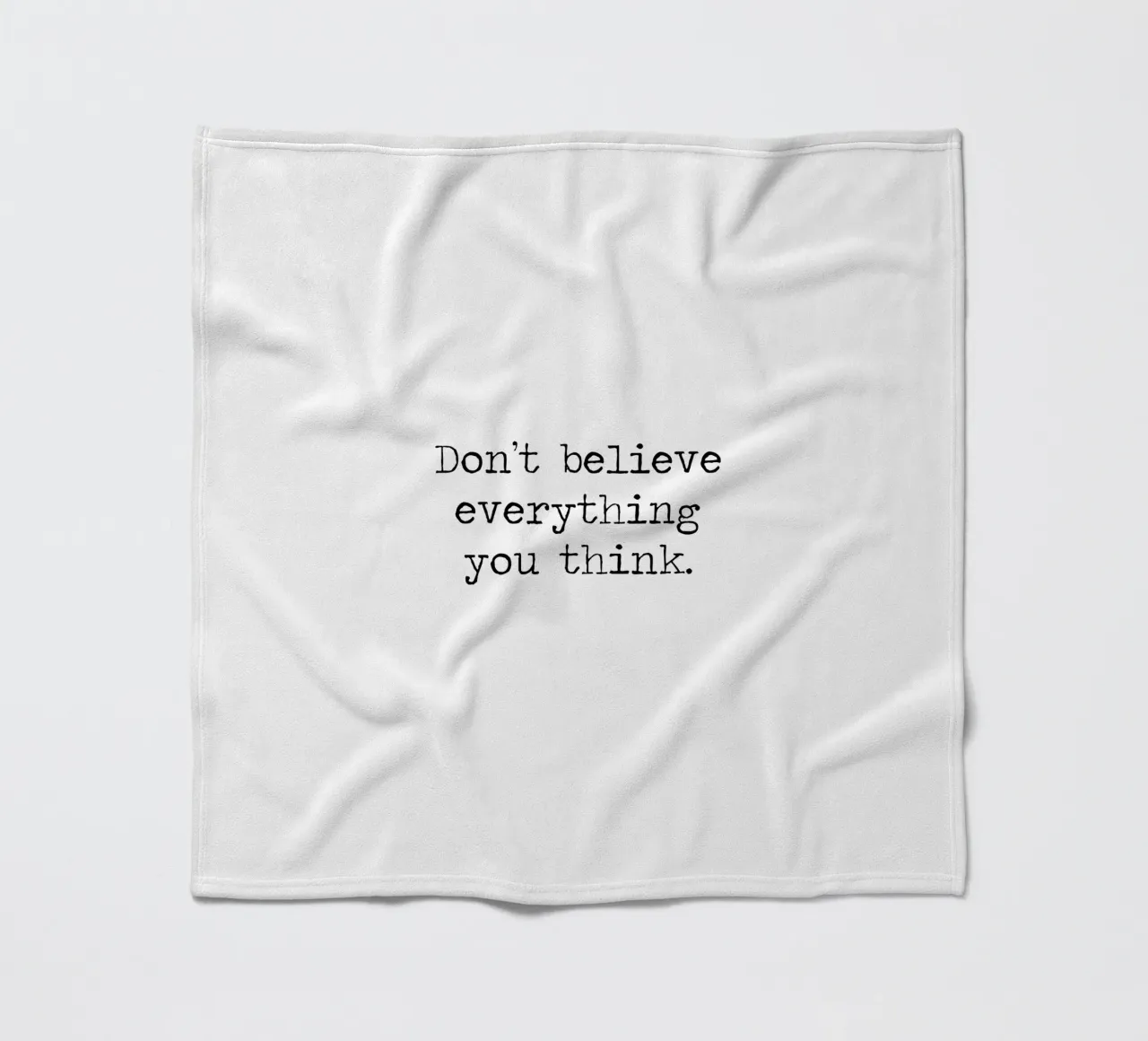 "Non credere a tutto ciò che pensi" Citazione di Mindfulness coperta in pile da Summer Soul Co. - Quotes