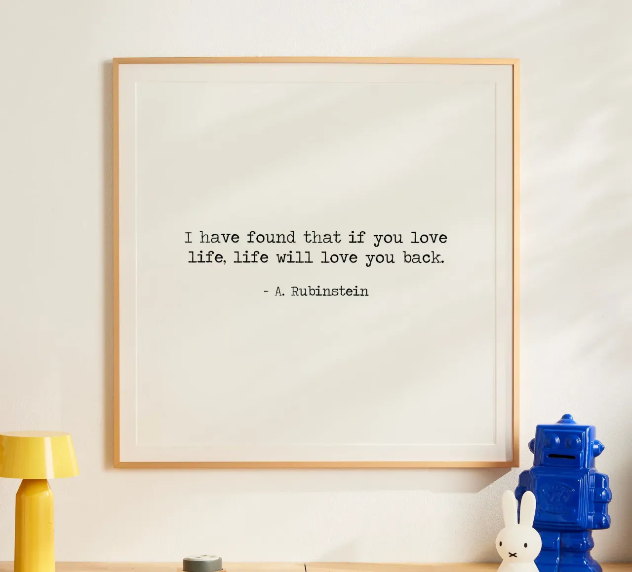 Ich habe festgestellt, dass, wenn du das Leben liebst, das Leben dich auch lieben wird. Poster mit Aluminium Rahmen von Summer Soul Co. - Quotes