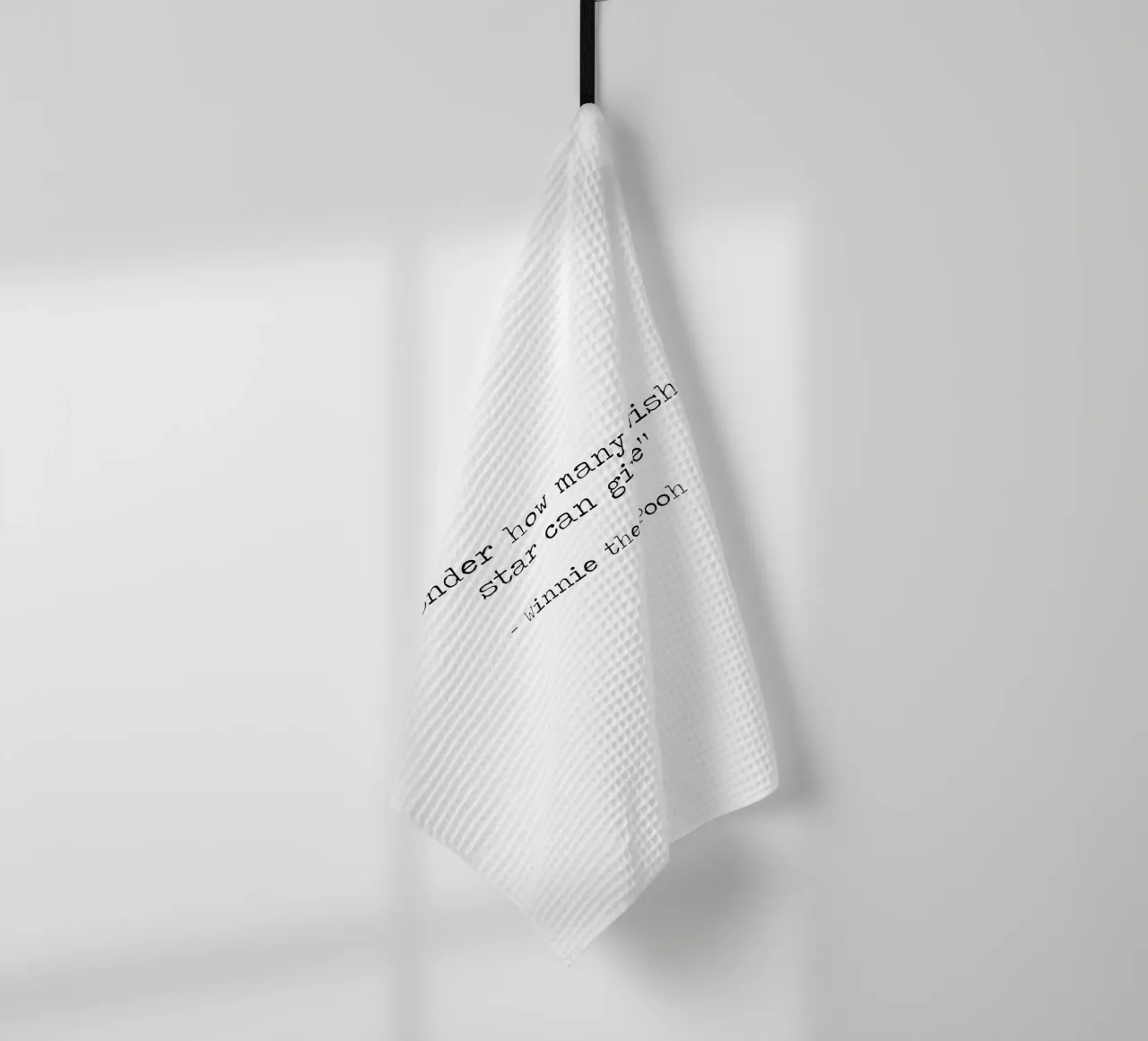 "Je me demande combien de vœux une étoile peut faire" - Winnie l'ourson torchon de Summer Soul Co. - Quotes
