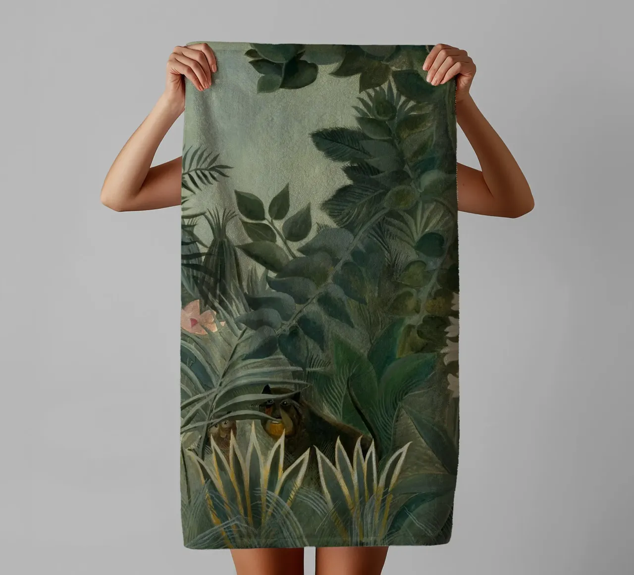 Henri Rousseau - Der äquatoriale Dschungel Handtuch von Timeless Artworks