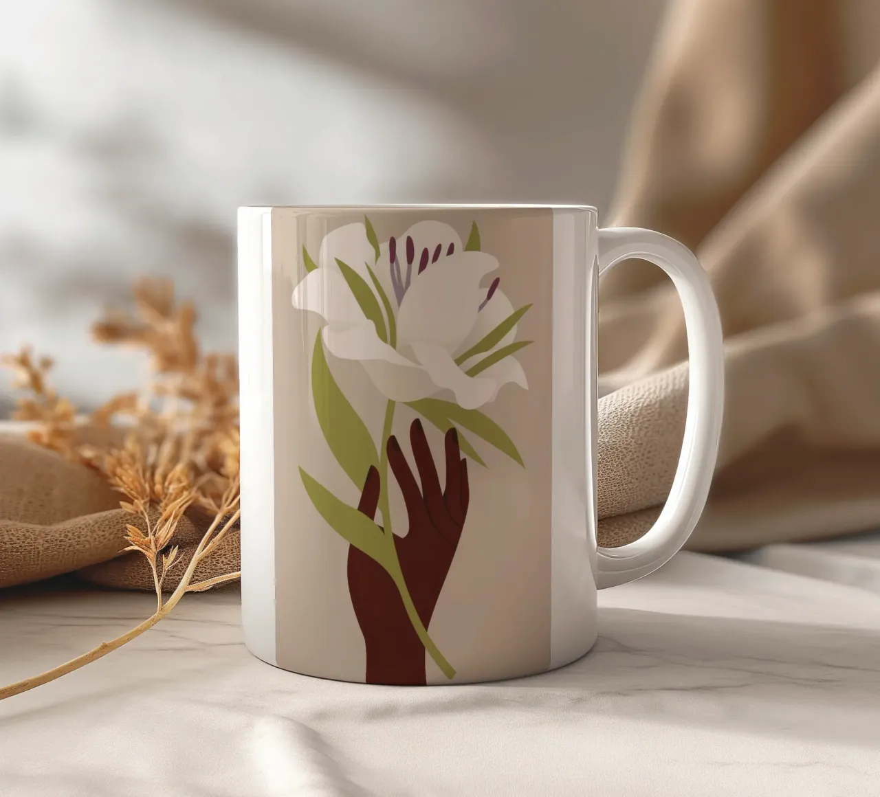 Mano e fiore tazza in ceramica da Artie Shifa