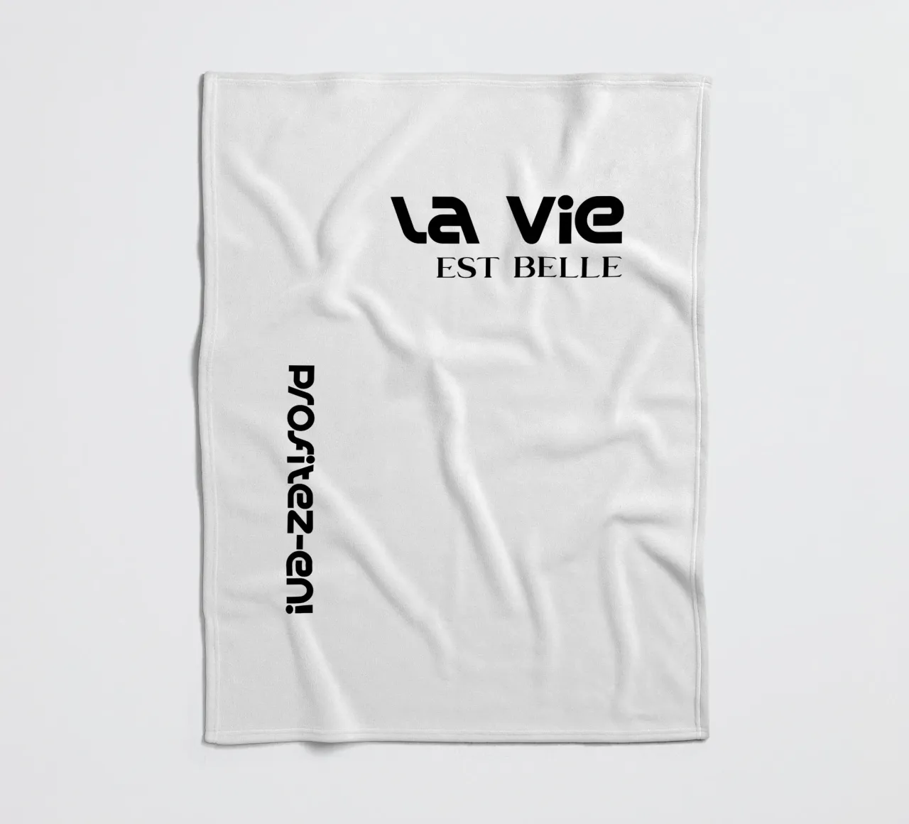 La Vie Est Belle Profitez-en coperta in pile da YV TYPOGRAPHY