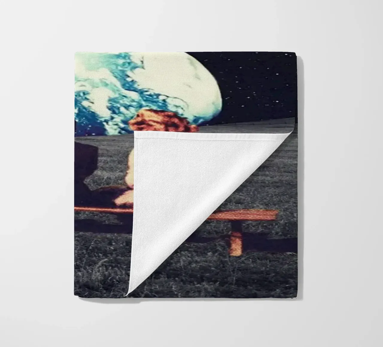 We Used to Live There Horizontal version telo mare da Frank Moth