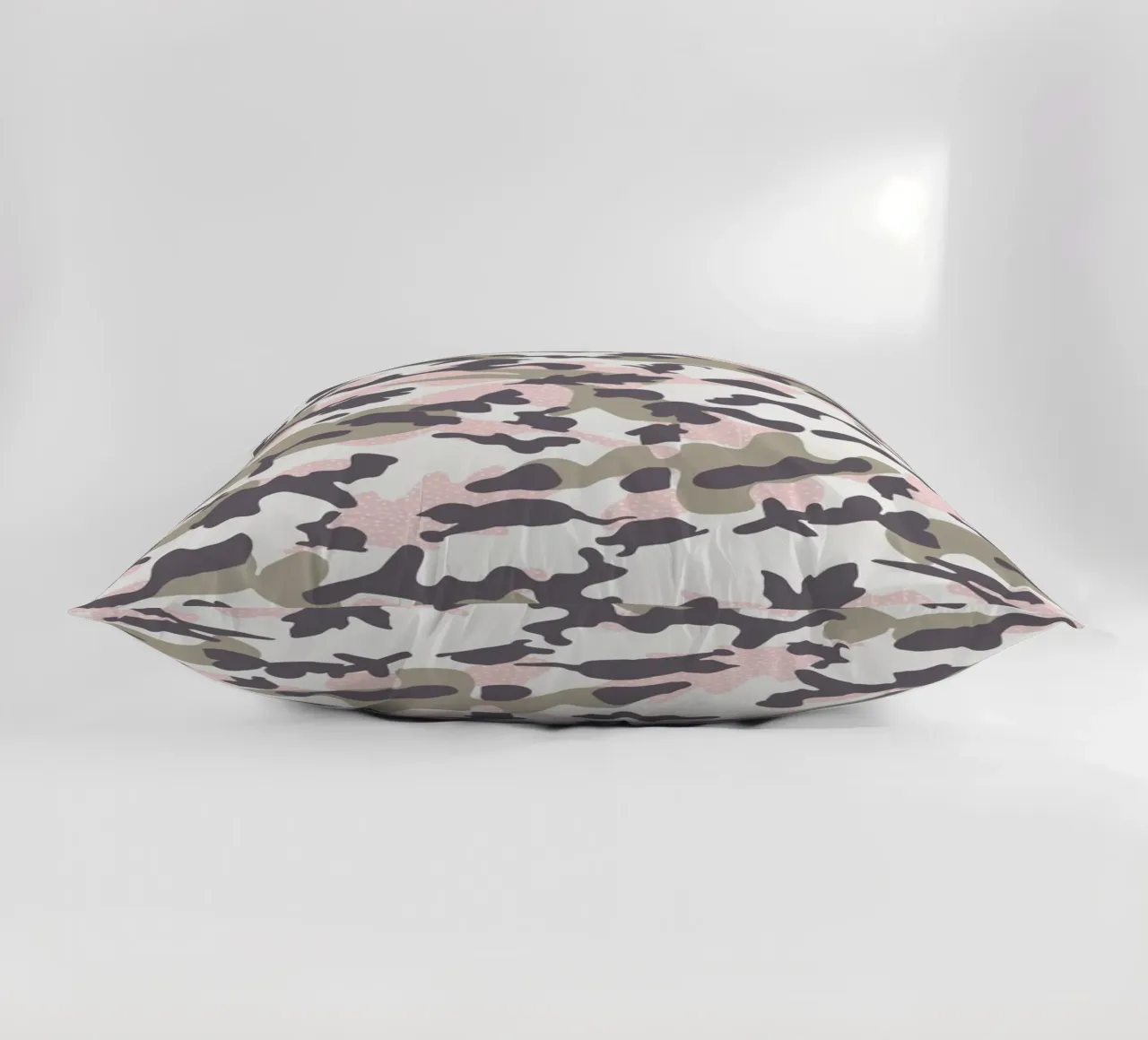 UN/HIDE - Camo Asmar decorative cushion by Arthelps gGmbH