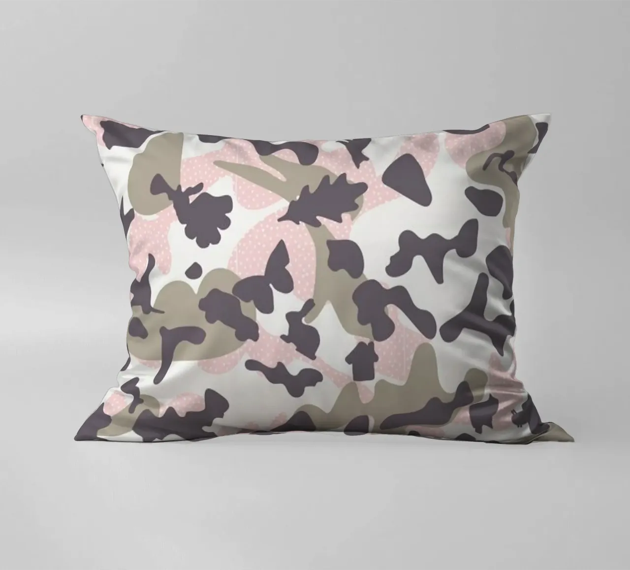 UN/HIDE - Camo Asmar decorative cushion by Arthelps gGmbH