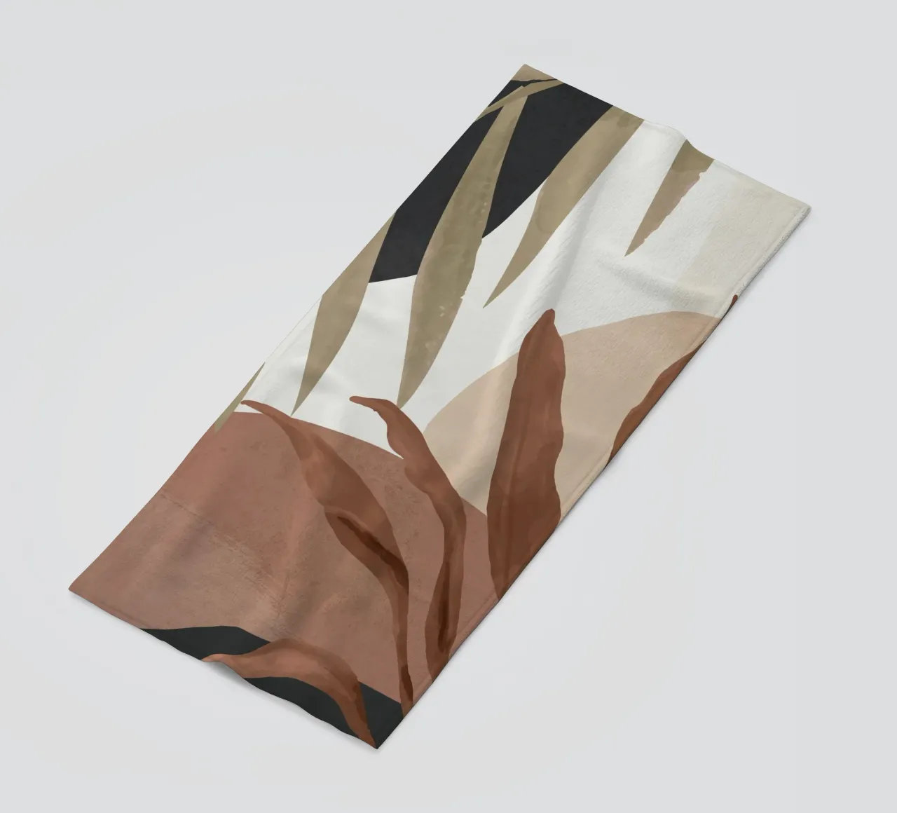 Abstracte kunst tropische bladeren 4 mokka mousse strandhanddoek van ThingDesign