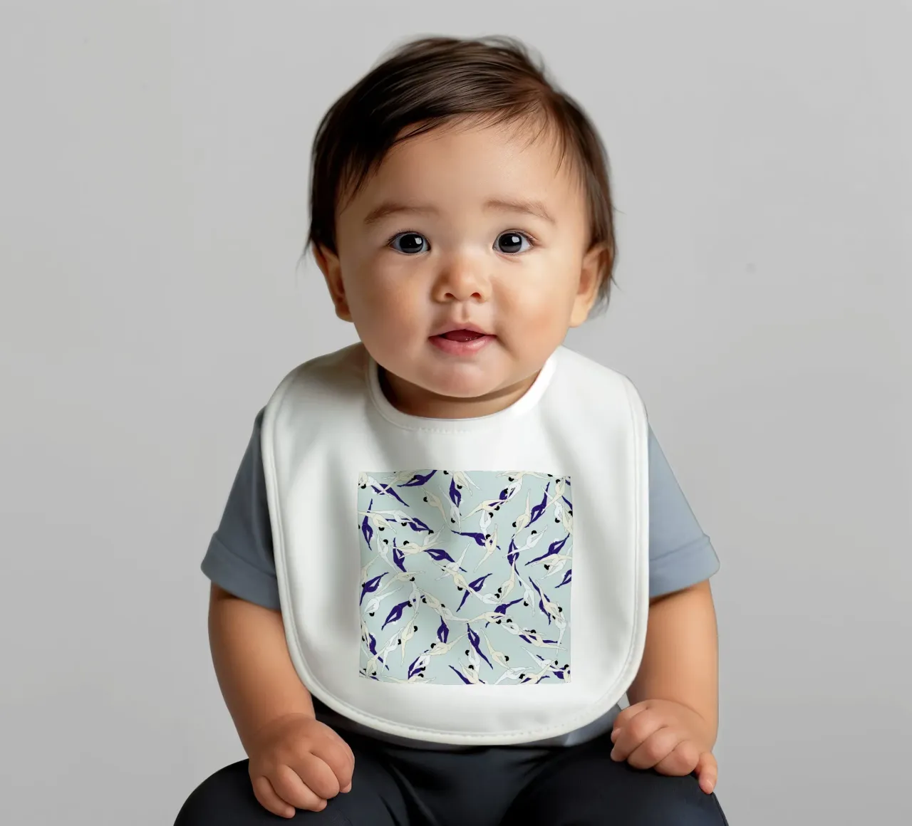 Split baby bib by Ruei