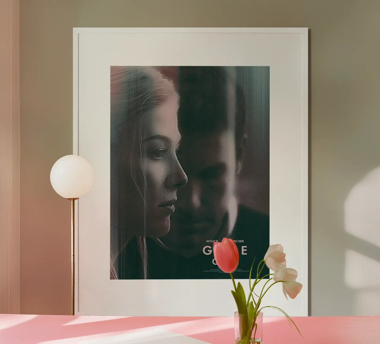 Gone Girl Movie poster con telaio in legno da Attaboy Dsgn