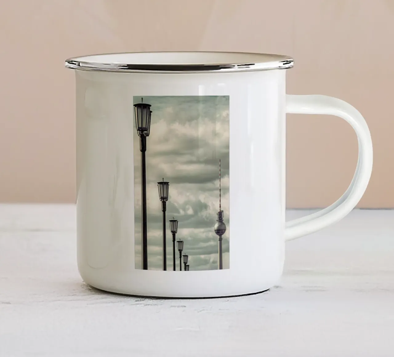 Laternen tazza in smalto da Michael Belhadi