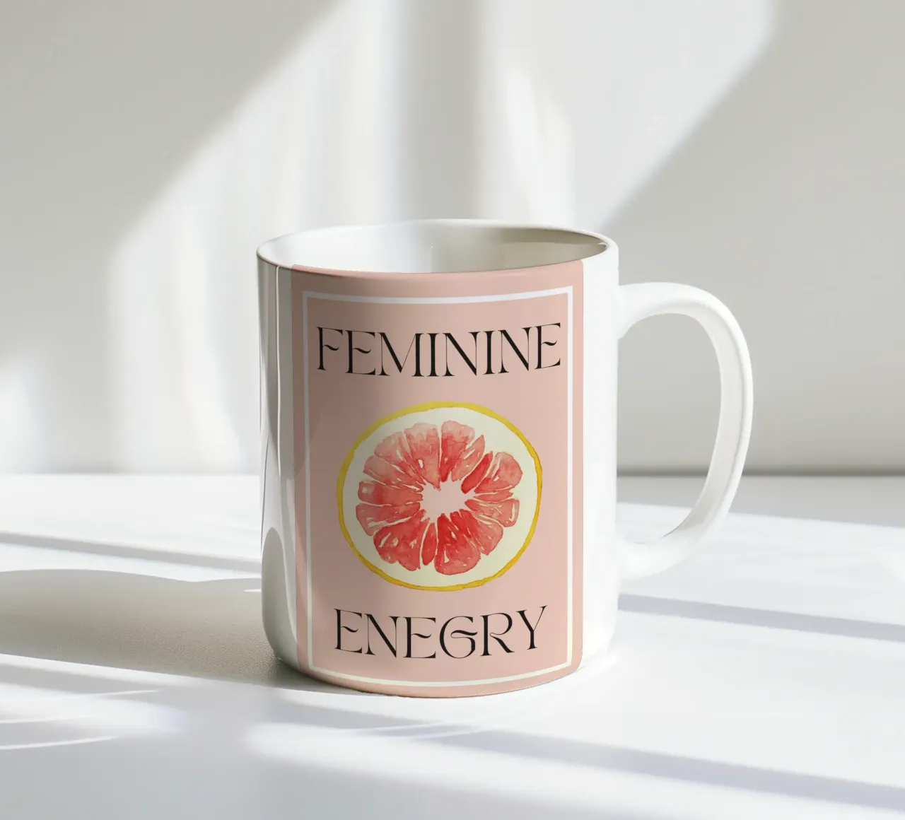 Feminine Energy | Empowering Art | Citrus Vibes tazza in ceramica da PrintCessStudio