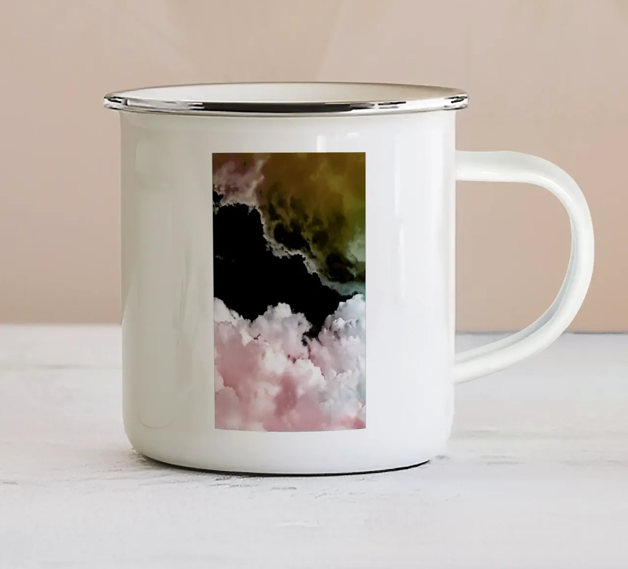 Rosa Wolken tazza in smalto da Amy & Kurt