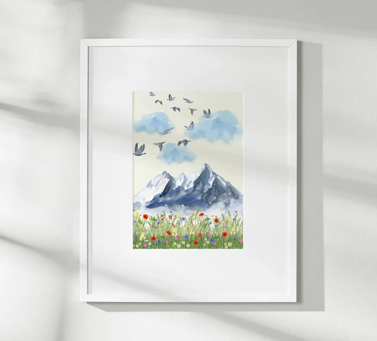 Montagne-uccelli-libera natura poster con telaio in legno da AESTHETIC VIBES by Isabel
