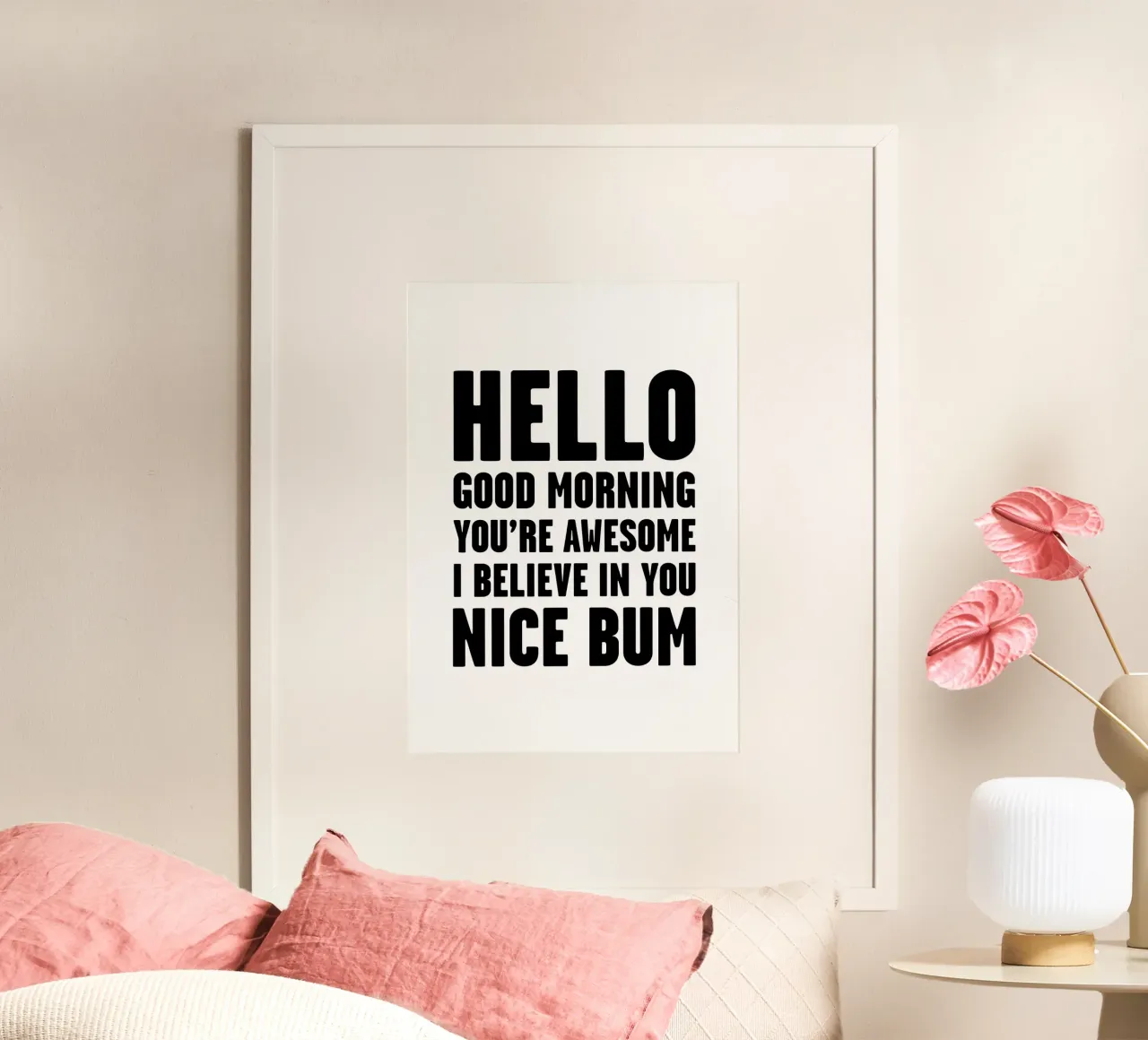 Citazione di Nice Bum in bianco e nero - Tipografia poster con telaio in legno da Peaches Art Prints