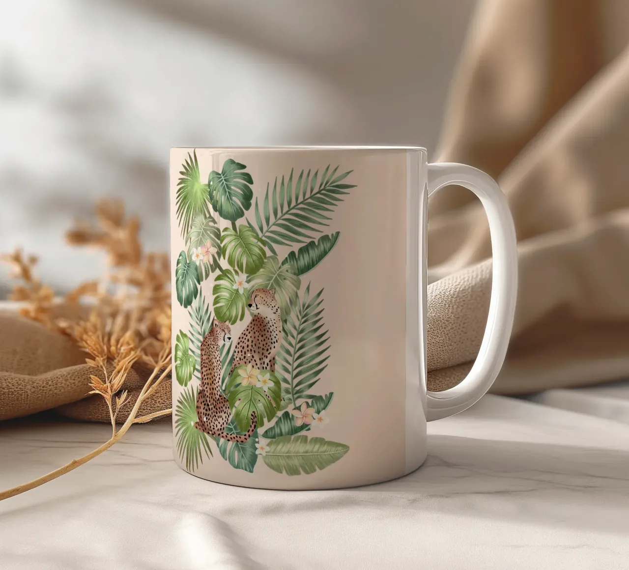 Eleganza nella giungla con i ghepardi tazza in ceramica da CalliLetters