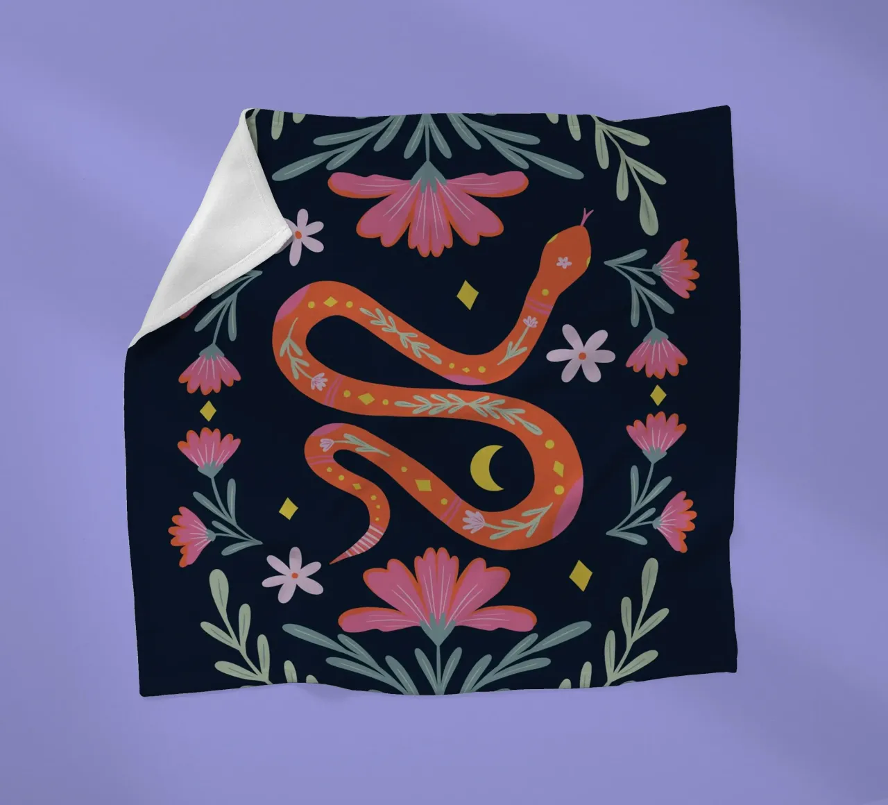 Simpatico serpente floreale - arancione e rosa su sfondo scuro coperta in pile da Wackapacka