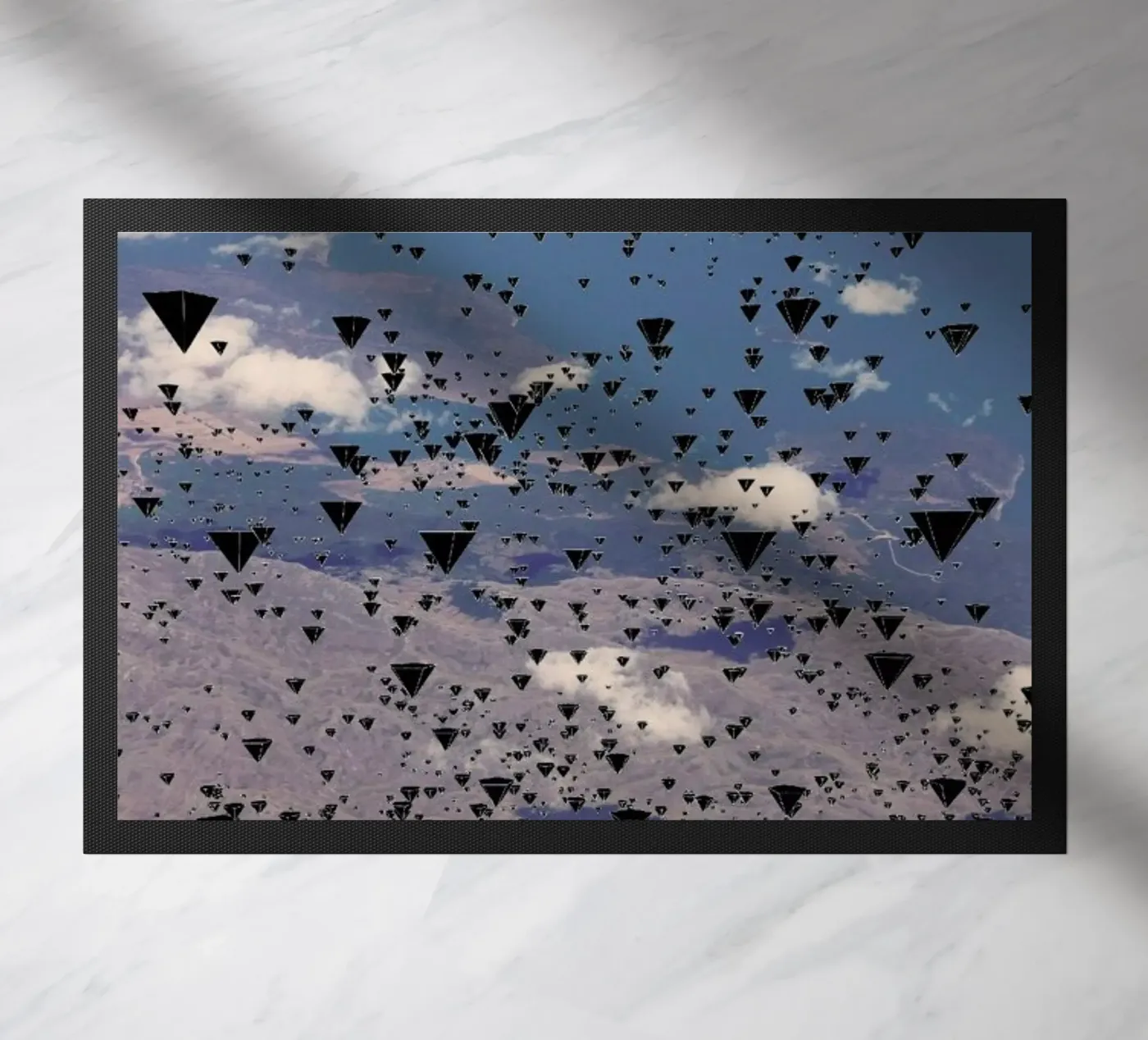 Invasion deurmat van Nicolas Messaritis