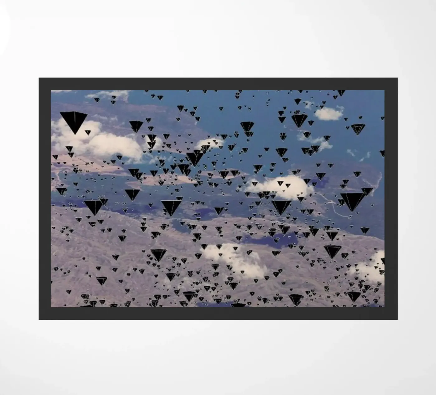 Invasion deurmat van Nicolas Messaritis