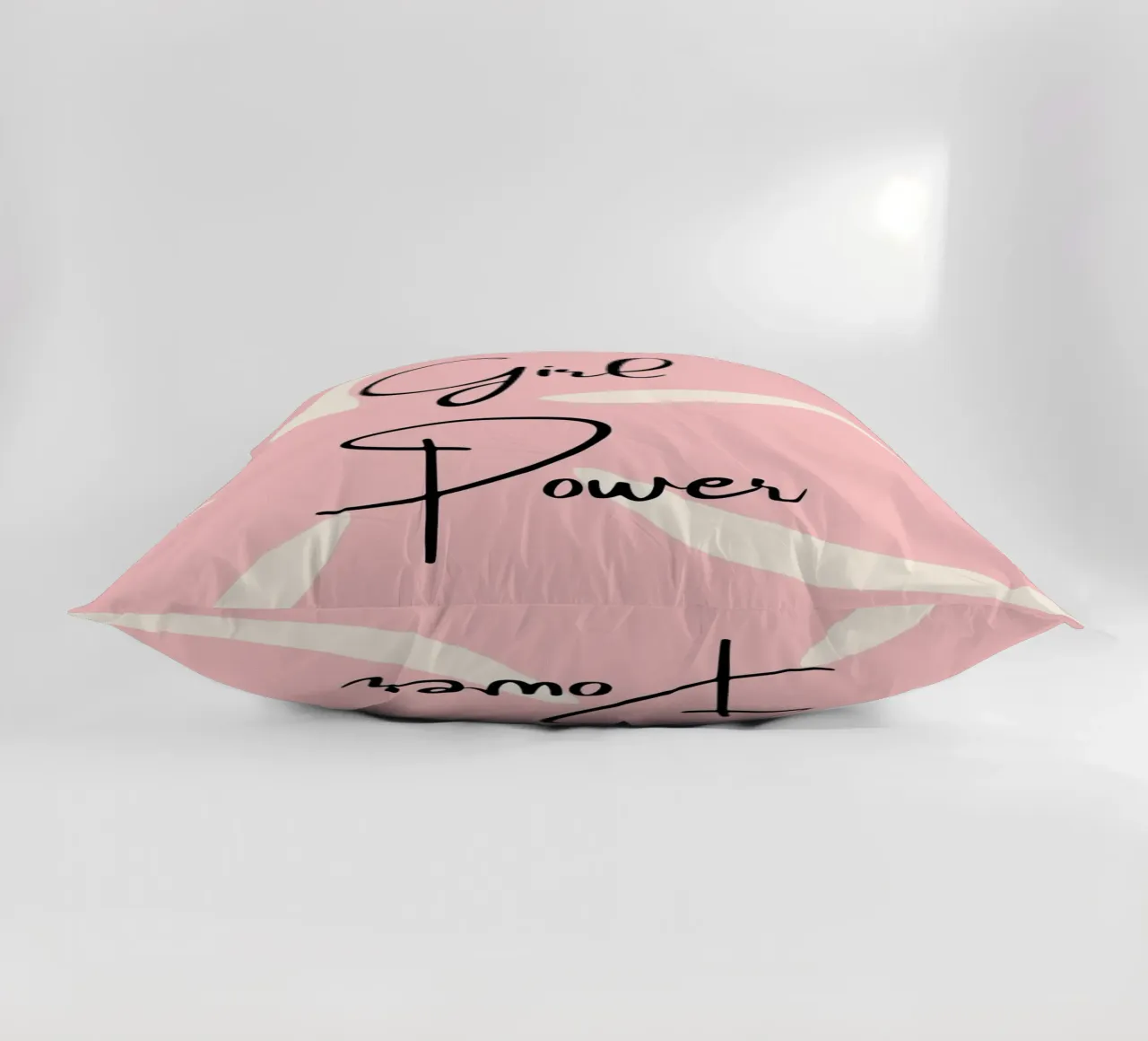 Girl Power – Bold & Feminine Print cuscino da PrintCessStudio