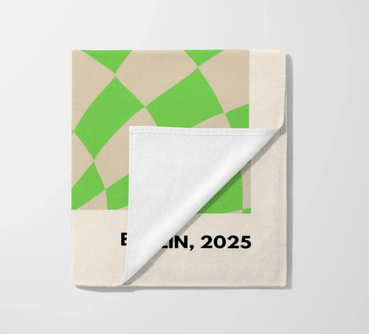 Green Checkered Vibes – Modern Design telo mare da PrintCessStudio