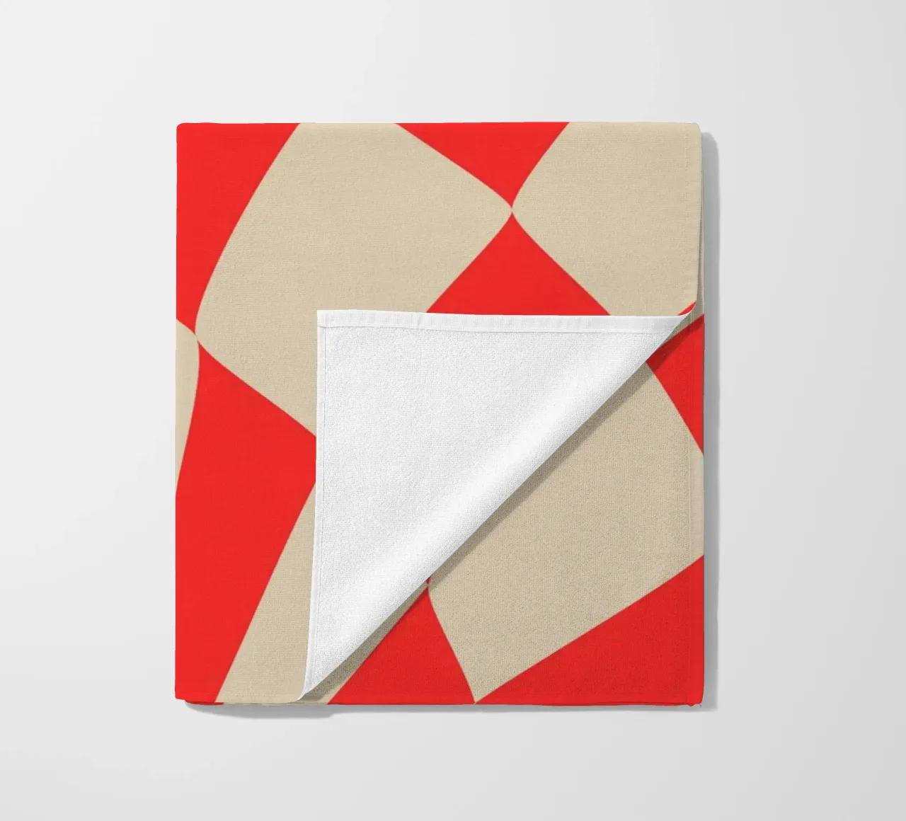 Twisted Red Checkered Design – Bold & Modern Art telo mare da PrintCessStudio