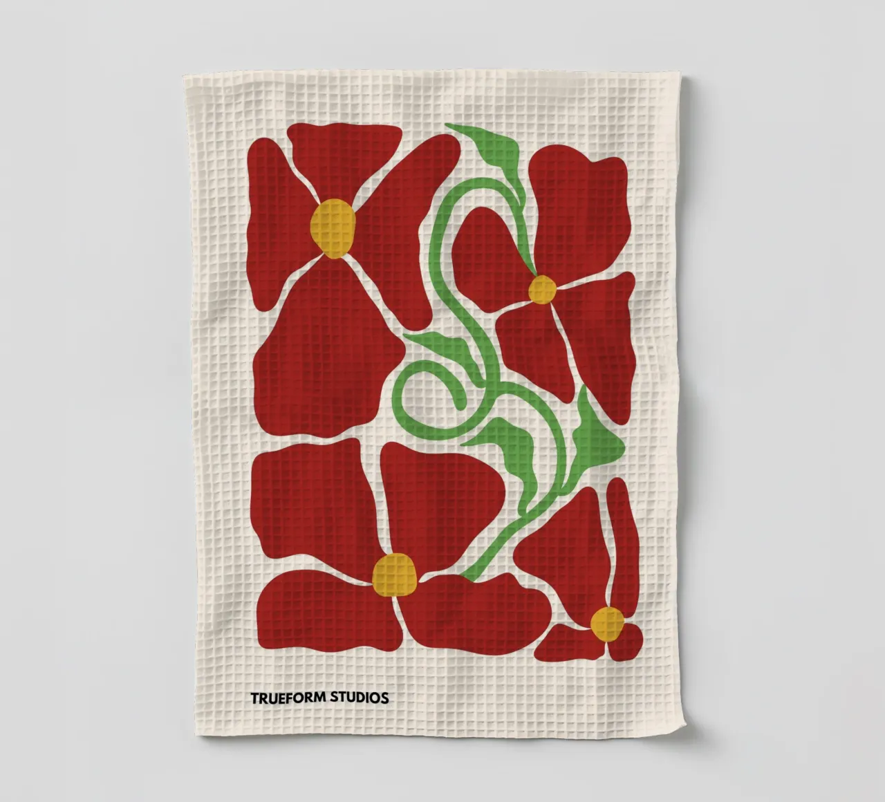 Red Blossom Dreams: Abstract Floral Design canovaccio da cucina da PrintCessStudio