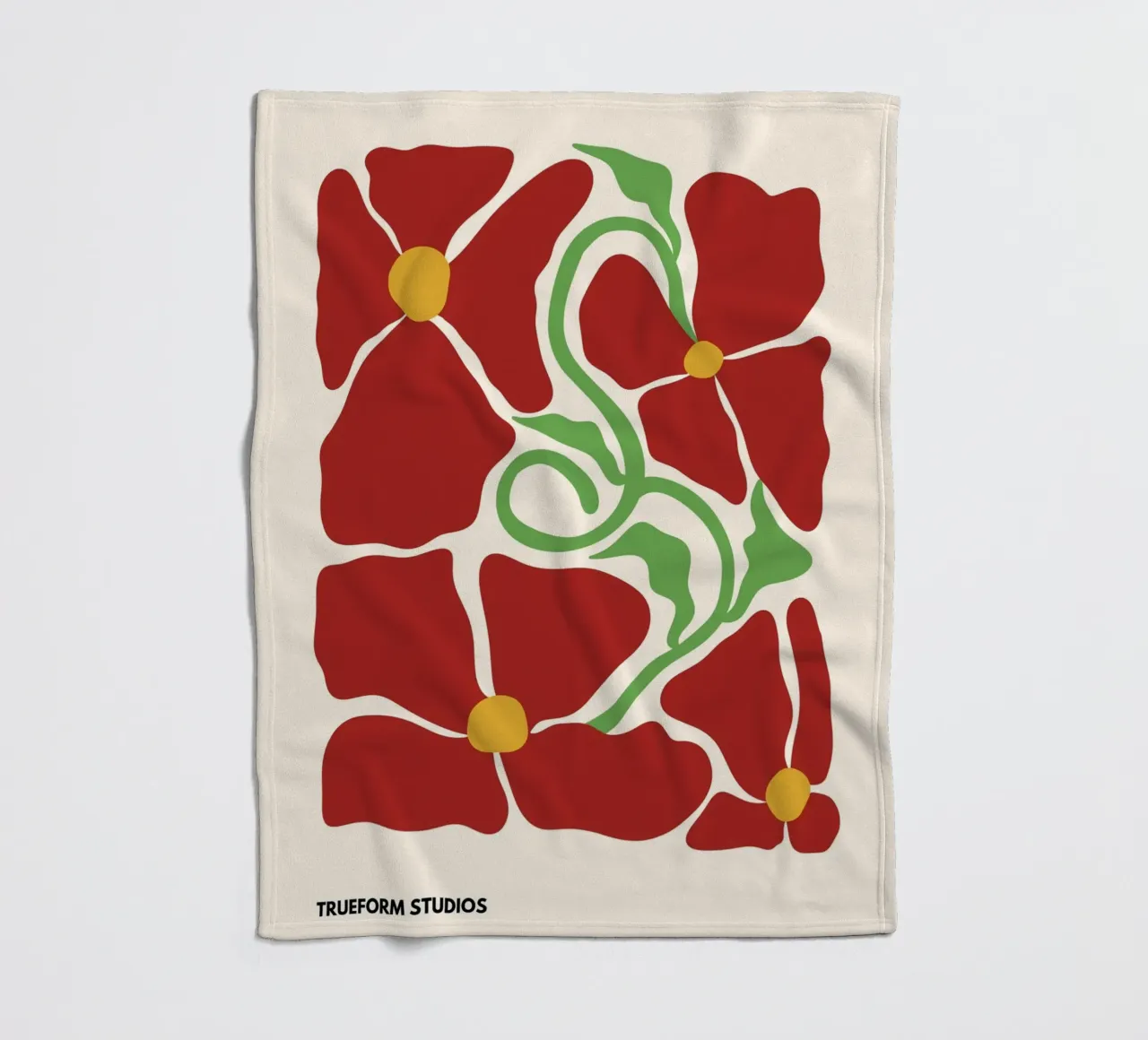 Red Blossom Dreams: Abstract Floral Design coperta in pile da PrintCessStudio