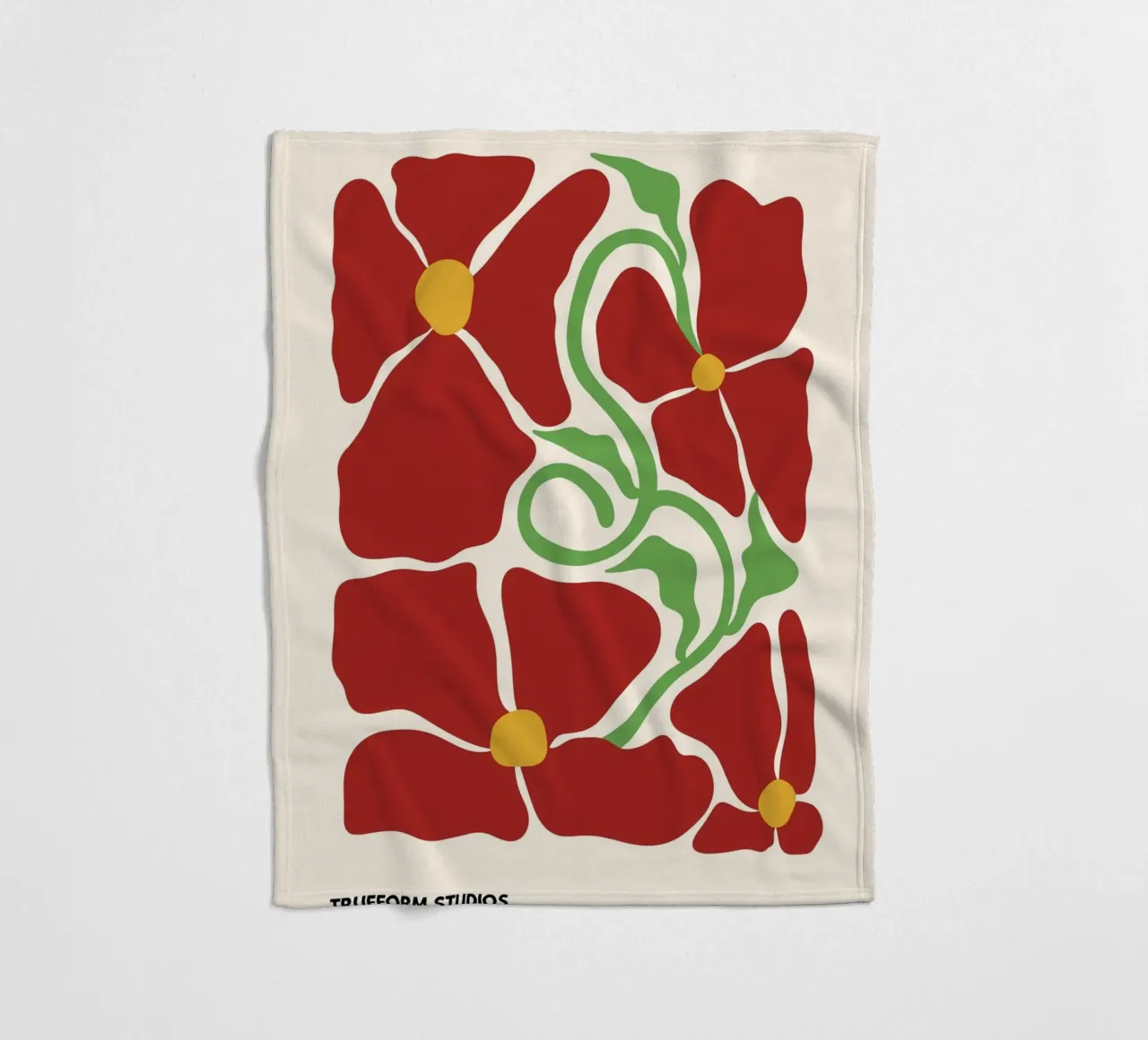 Red Blossom Dreams: Abstract Floral Design coperta in pile da PrintCessStudio