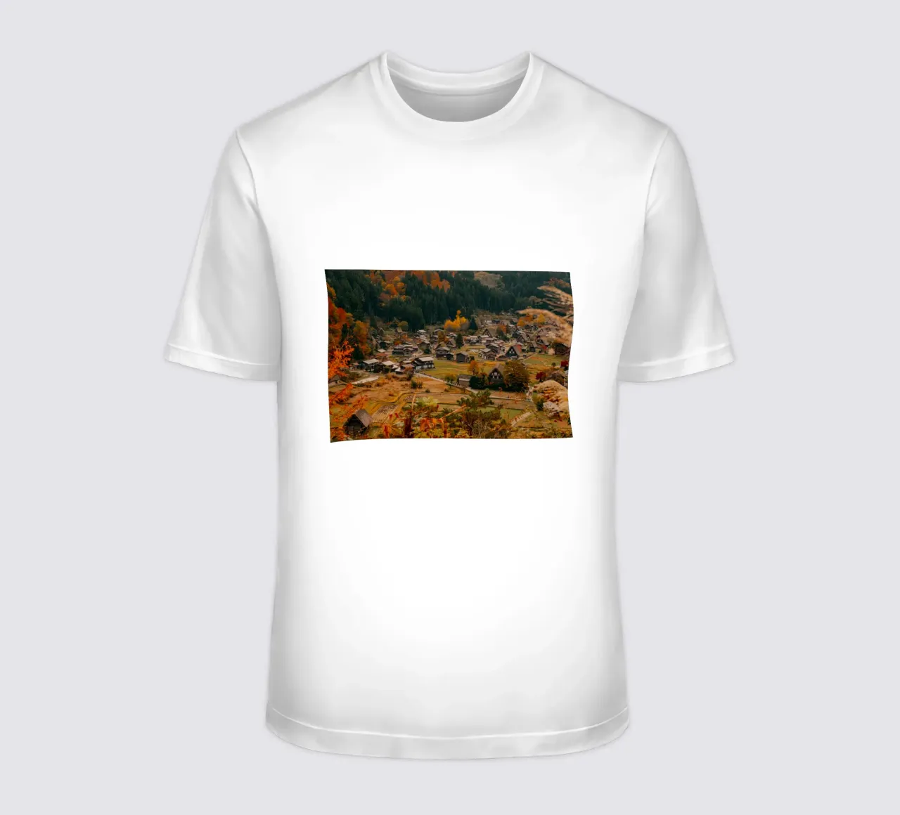 Japanisches Bauerndorf im Herbst - Shirakawa-go T-Shirt von Marcel Bisig