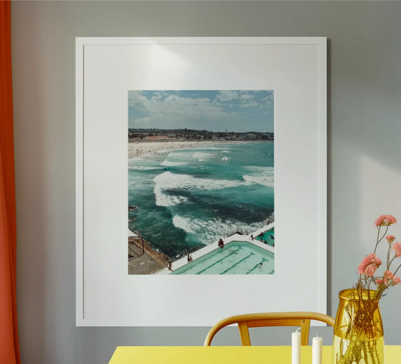 Bondi Beach, Sydney Australia, poster murale di viaggio poster con telaio in plastica da TheTravelClub