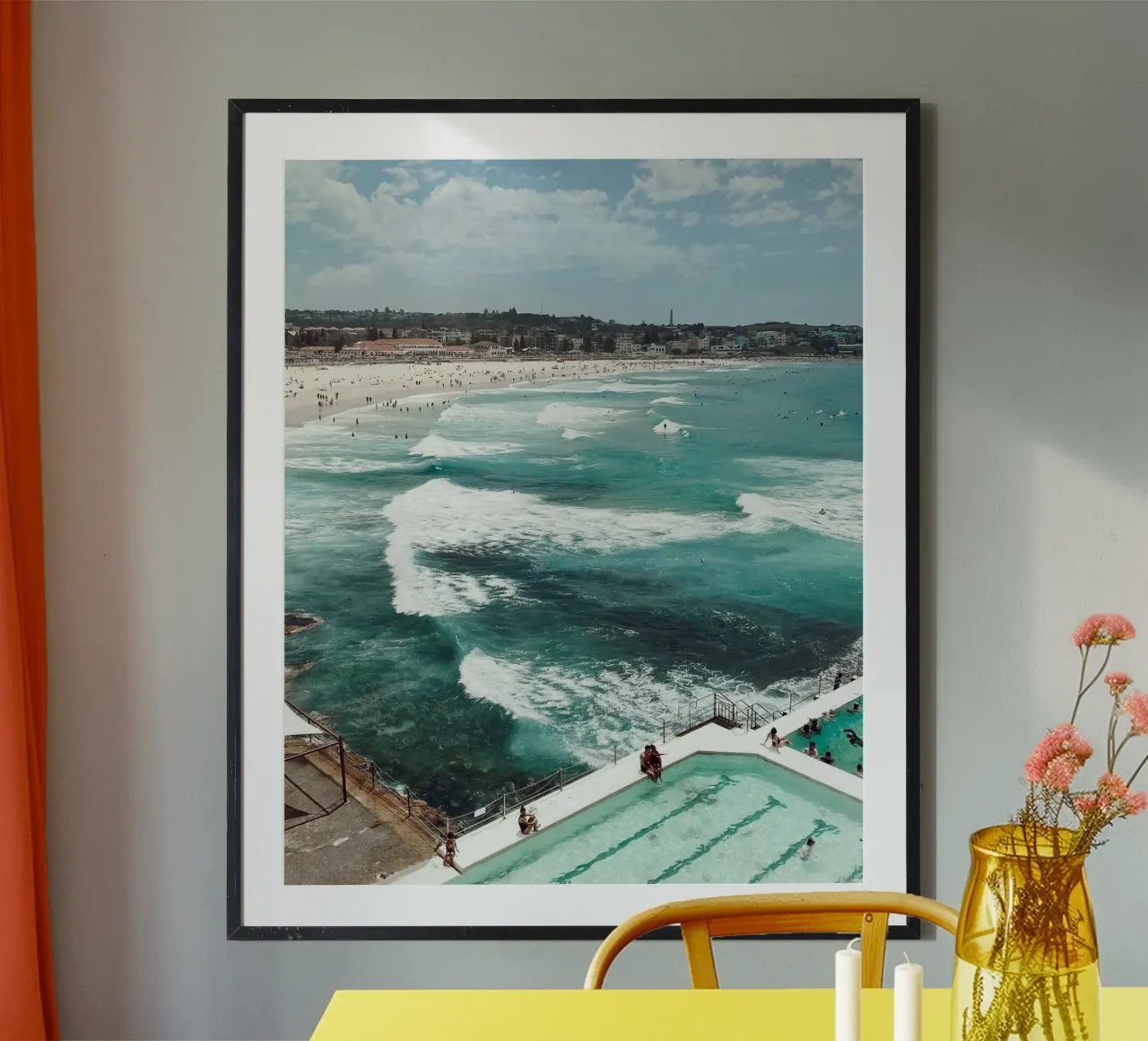 Bondi Beach, Sydney Australia, poster murale di viaggio poster con telaio in plastica da TheTravelClub