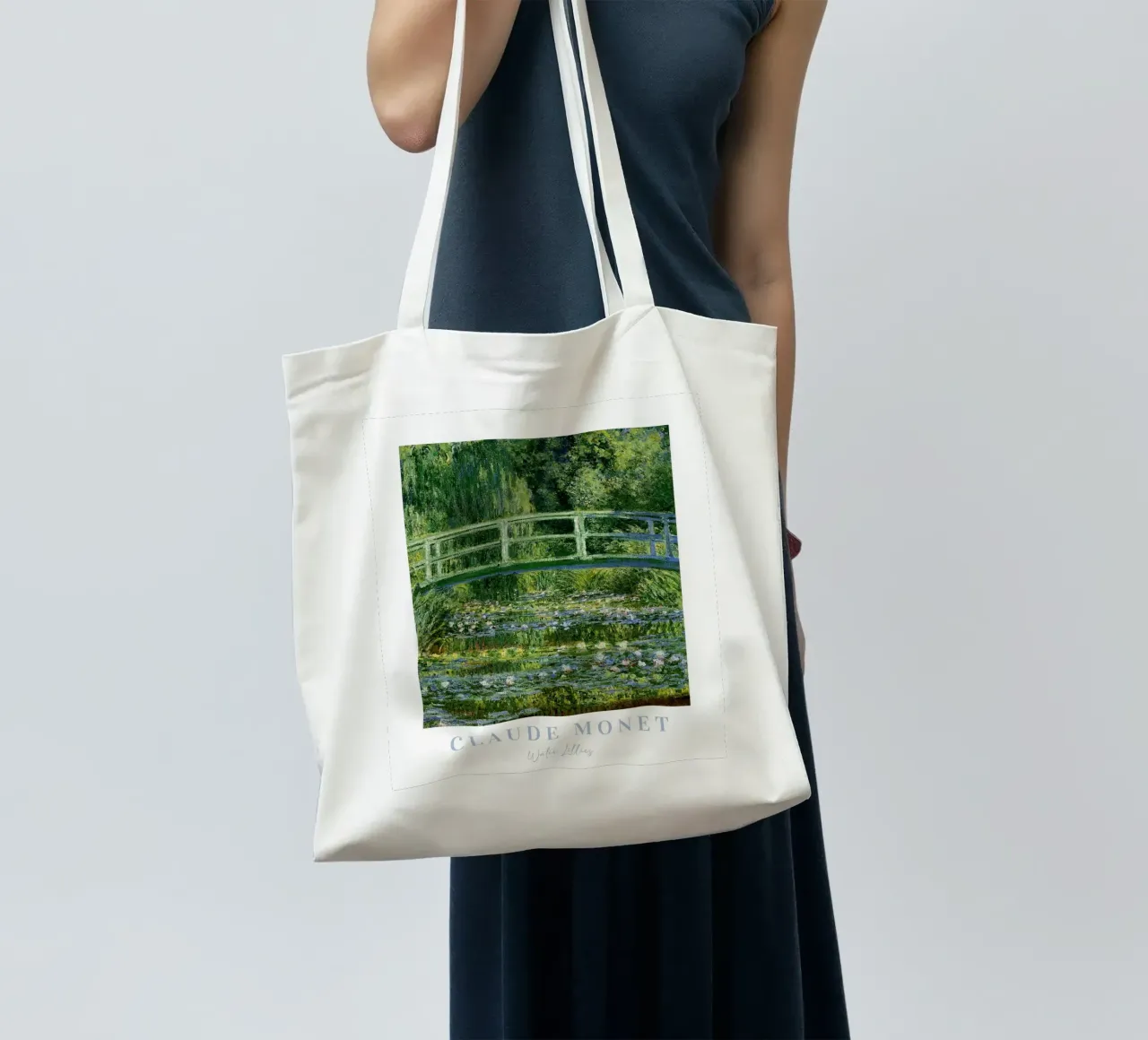 Ninfee Monet, stampa di paesaggio francese, Claude Monet borsa in juta da ArtHaus
