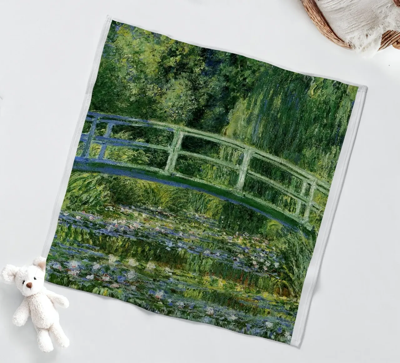 Ninfee Monet, stampa di paesaggio francese, Claude Monet coperta in pile da ArtHaus