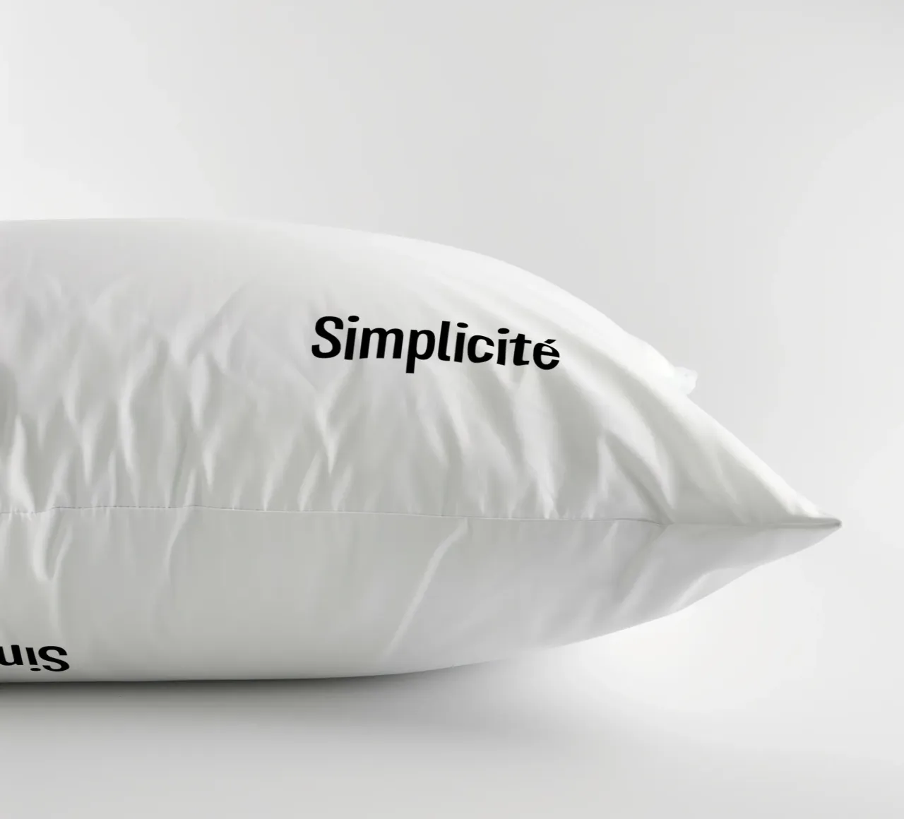 Liberte Authenticite Simplicite cuscino da YV TYPOGRAPHY