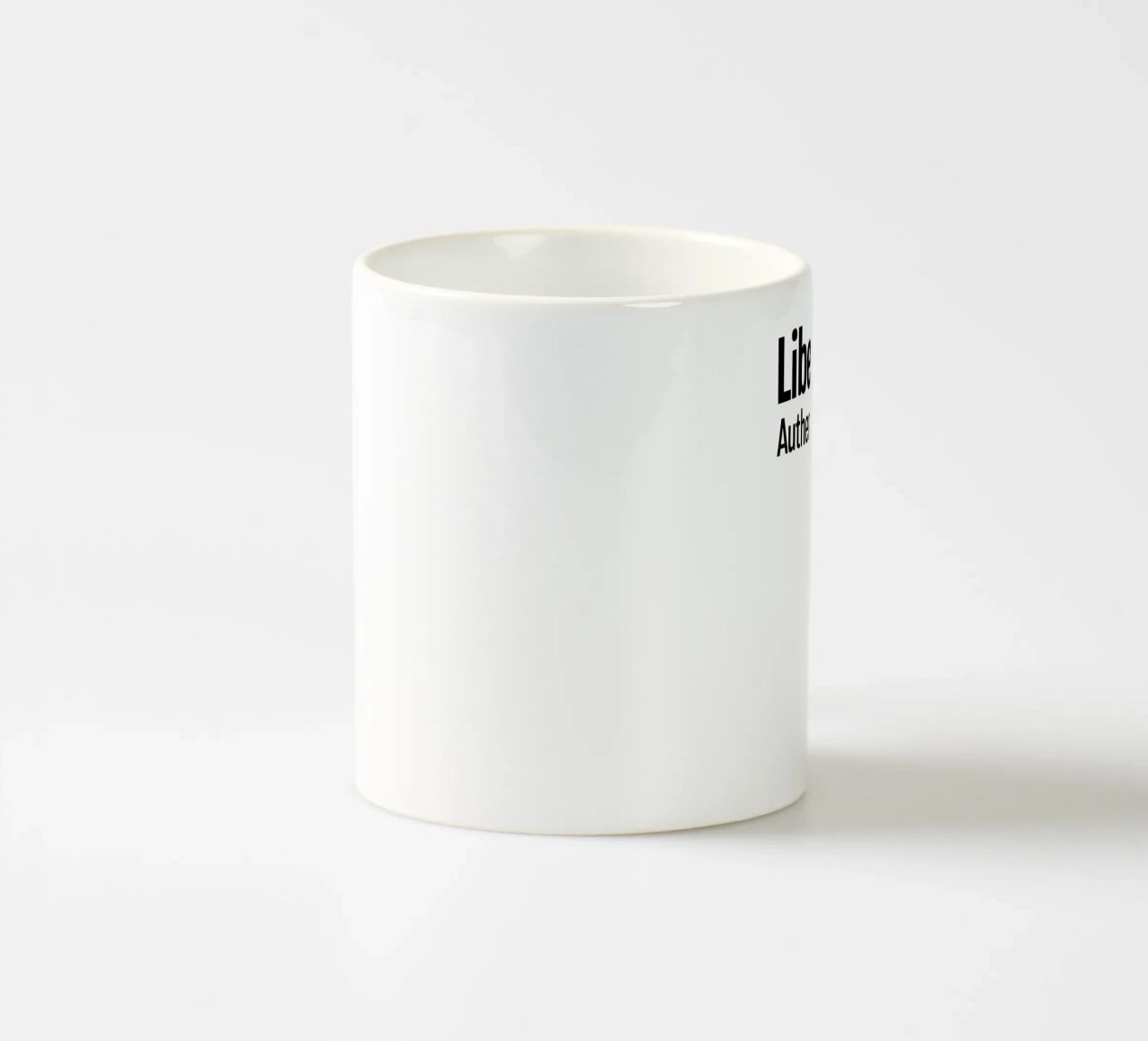 Liberte Authenticite Simplicite tazza in ceramica da YV TYPOGRAPHY