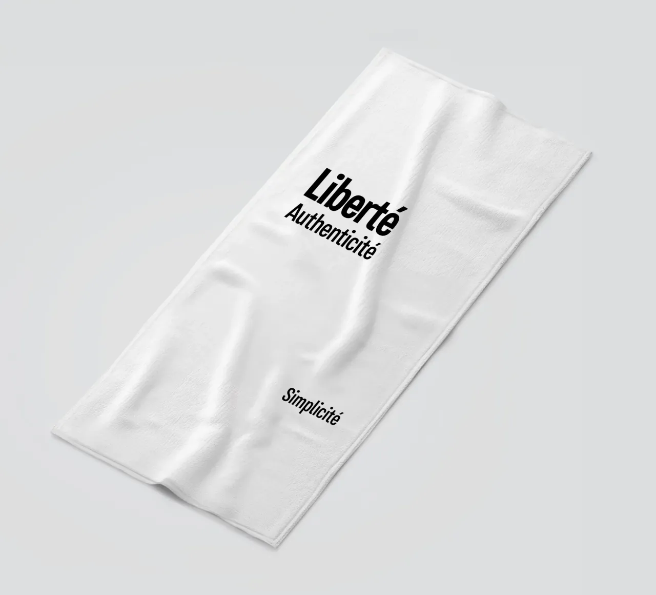 Liberte Authenticite Simplicite telo mare da YV TYPOGRAPHY