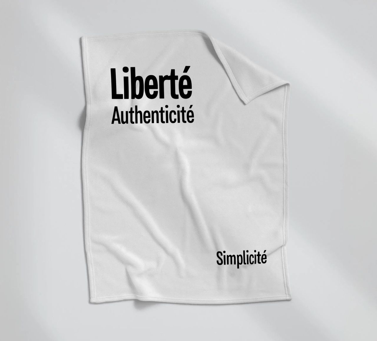 Liberte Authenticite Simplicite coperta in pile da YV TYPOGRAPHY