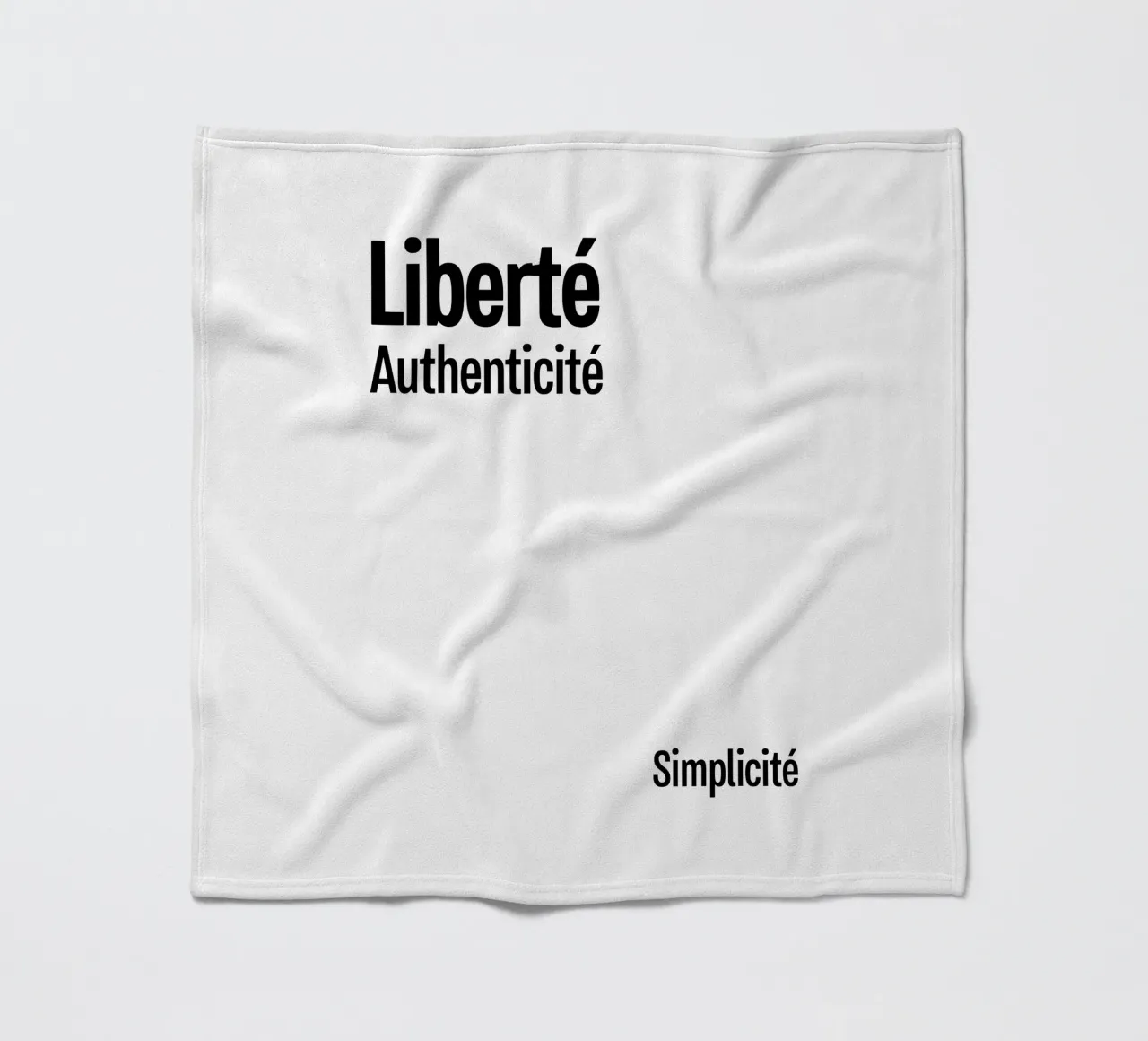 Liberte Authenticite Simplicite coperta in pile da YV TYPOGRAPHY