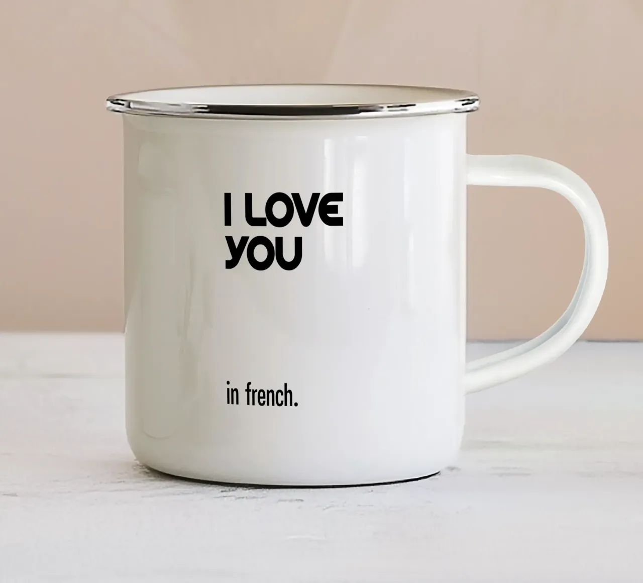 Ti amo in francese tipografico tazza in smalto da YV TYPOGRAPHY