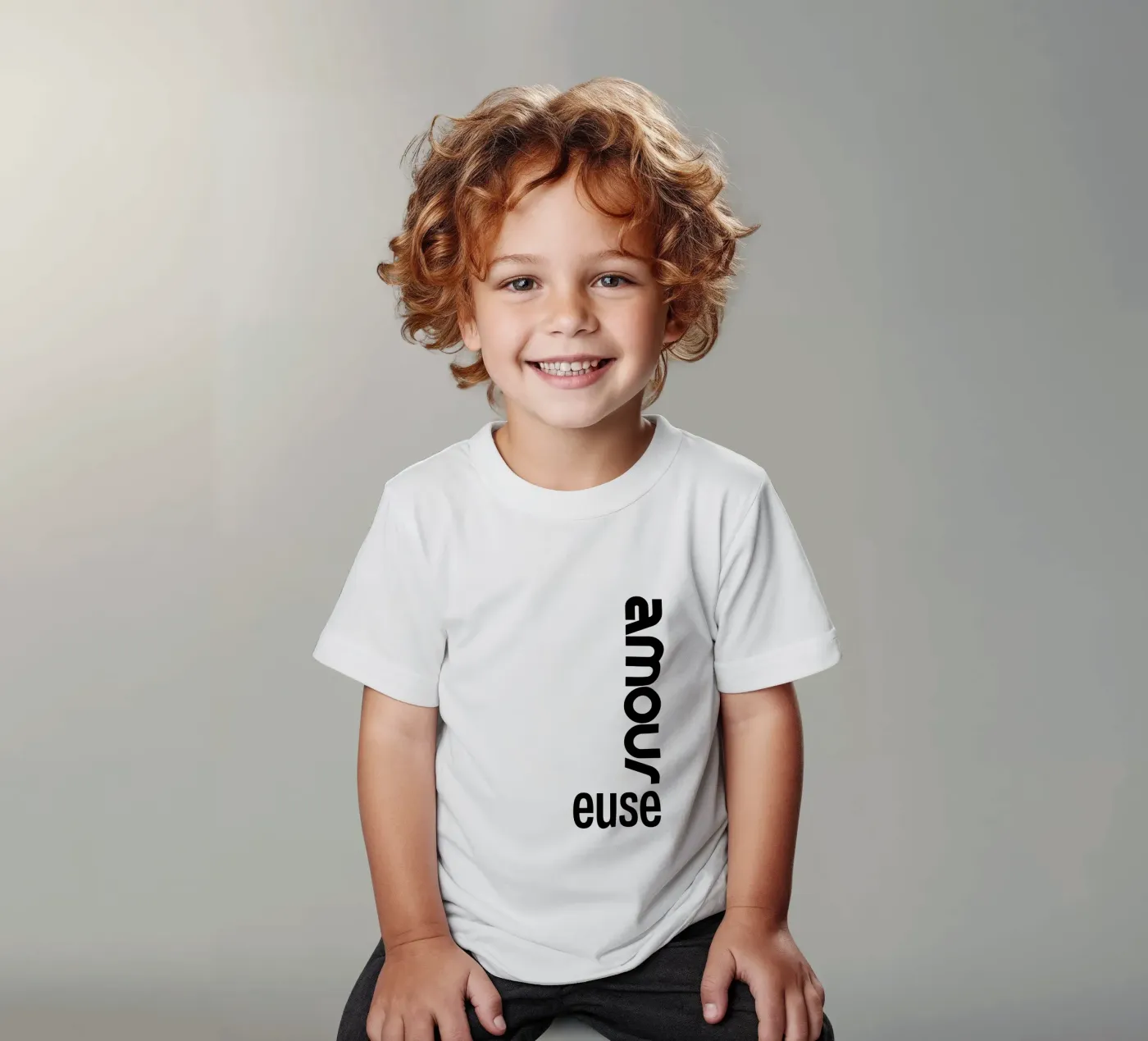 Amour Euse Kinder T-Shirt von YV TYPOGRAPHY