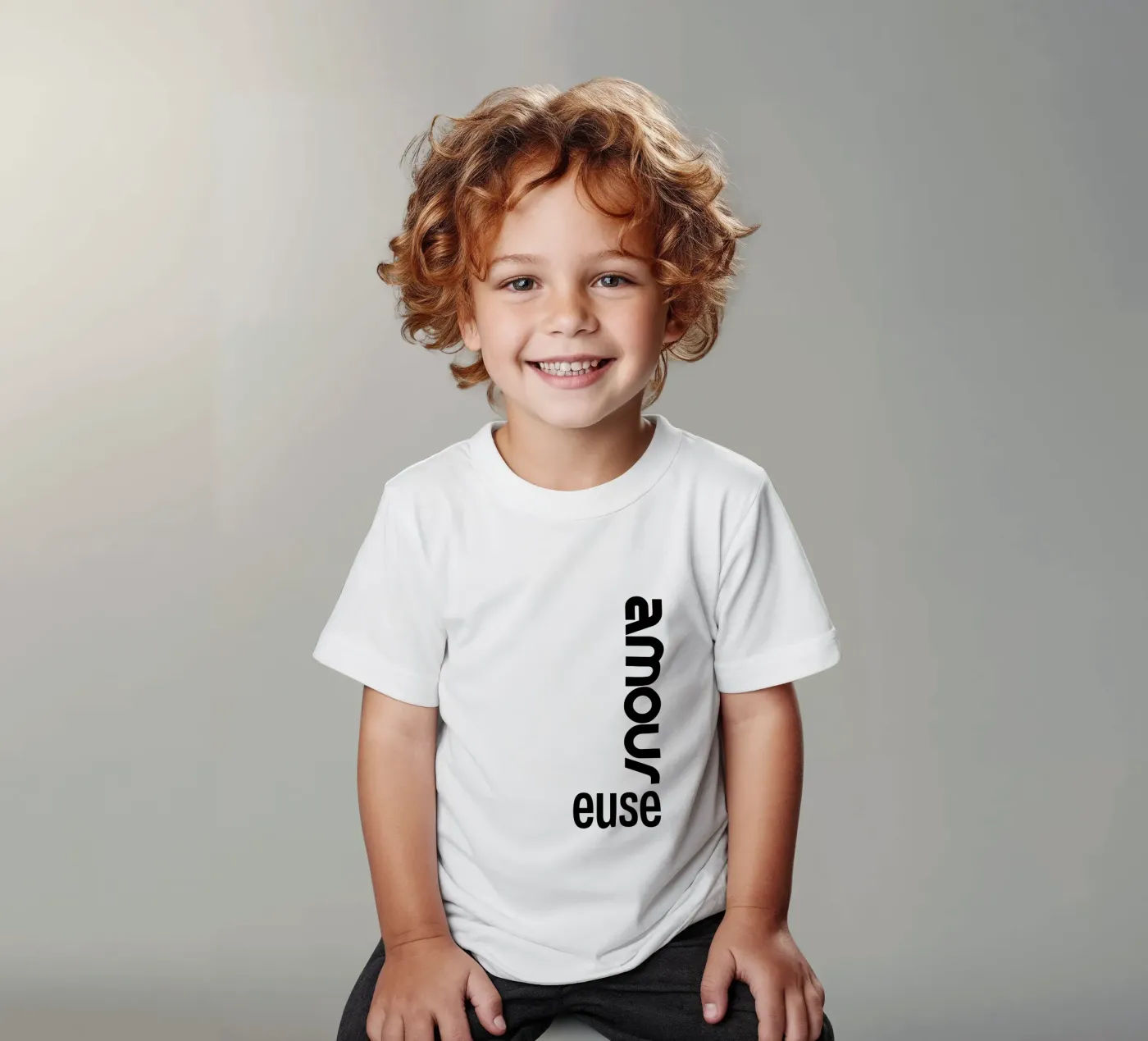 Amour Euse Kinder T-Shirt von YV TYPOGRAPHY