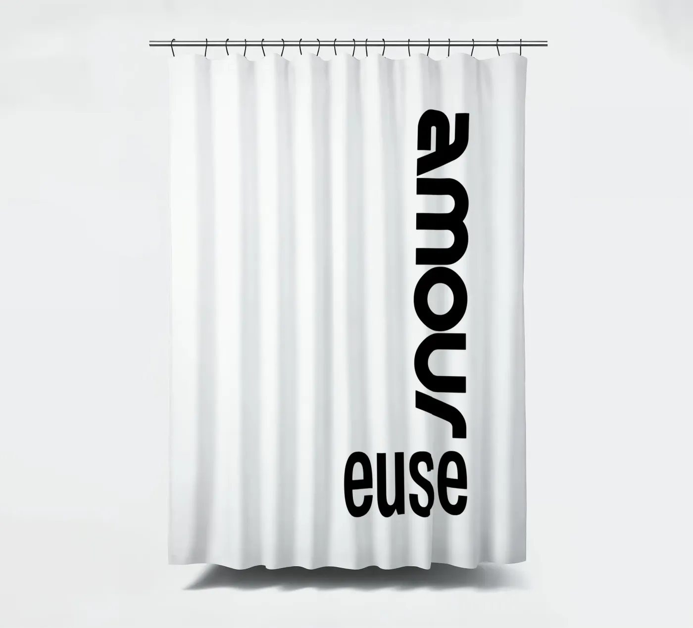 Amour Euse douchegordijn van YV TYPOGRAPHY