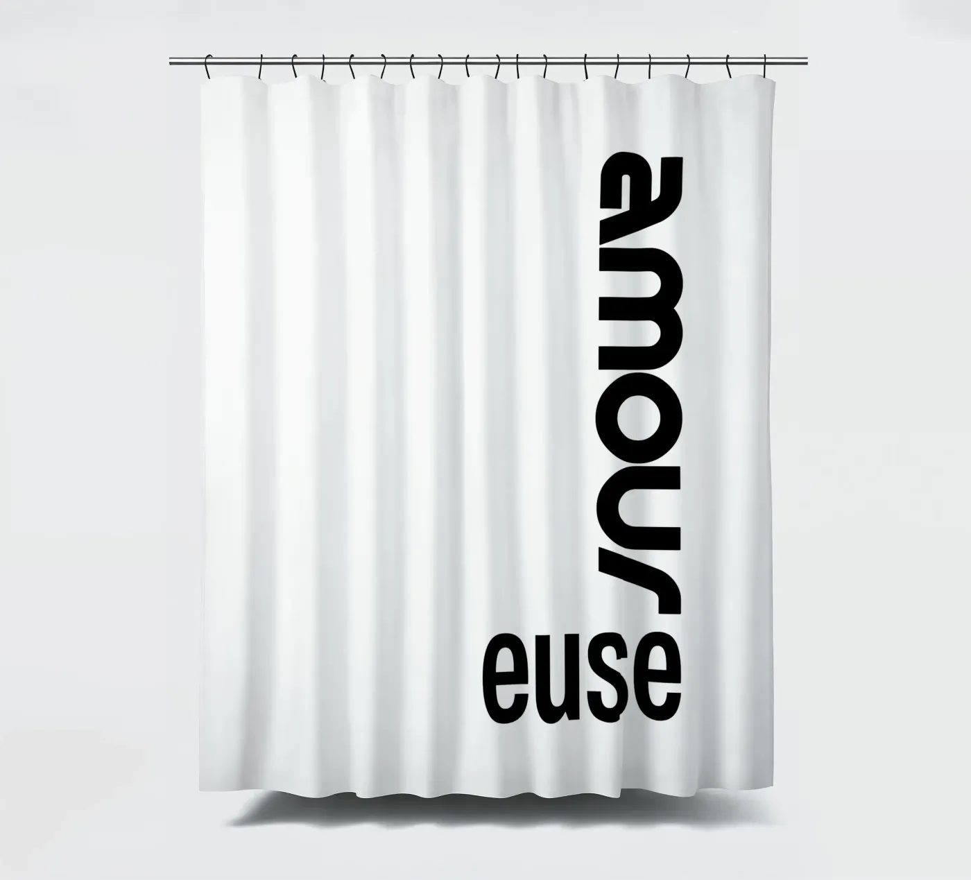 Amour Euse douchegordijn van YV TYPOGRAPHY