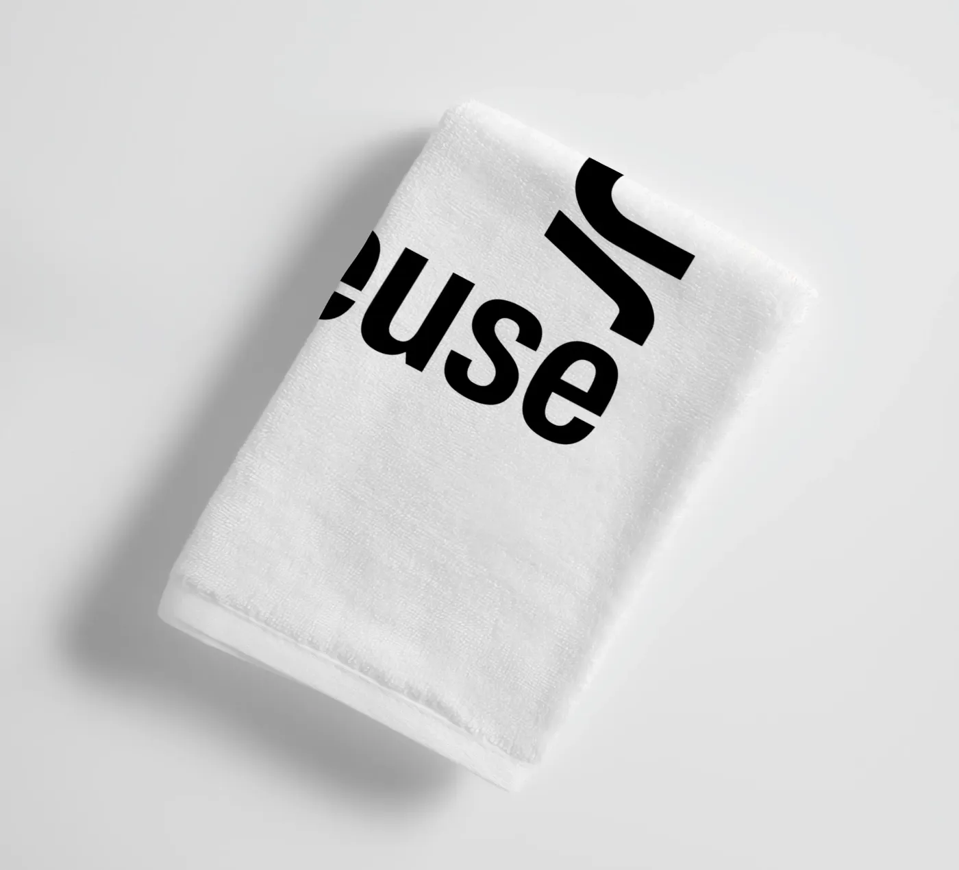 Amour Euse badhanddoek van YV TYPOGRAPHY