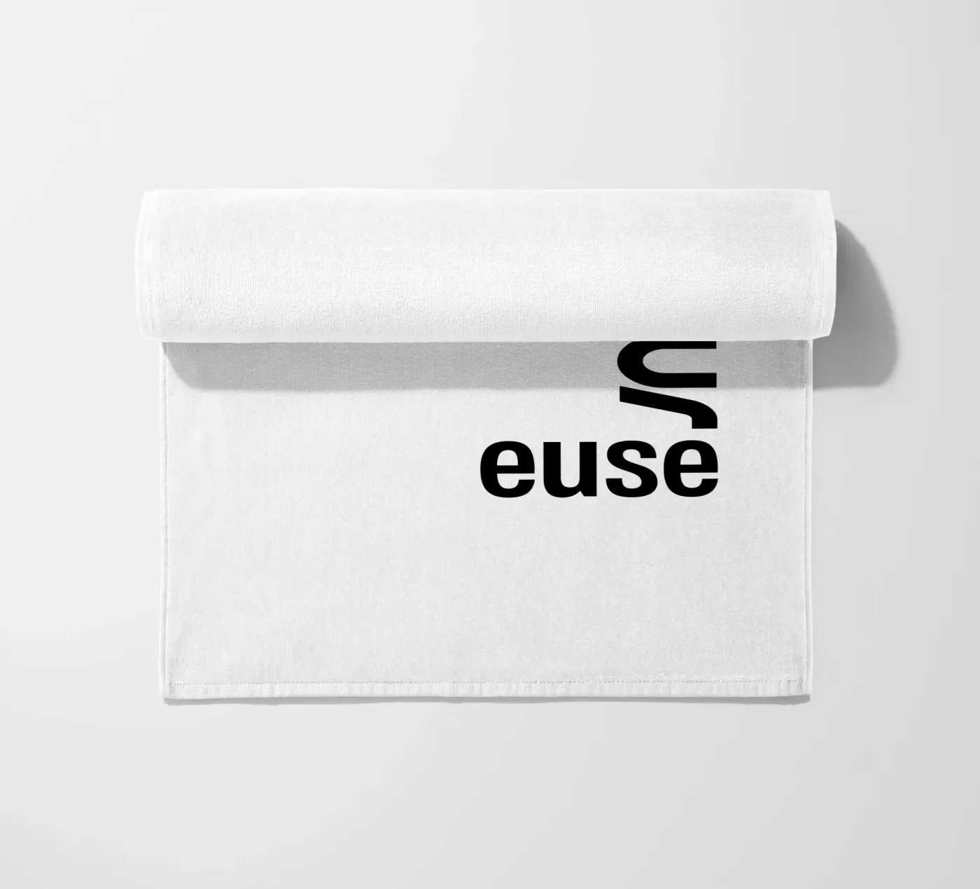 Amour Euse serviette de plage de YV TYPOGRAPHY