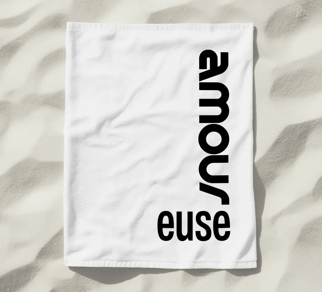 Amour Euse telo mare da YV TYPOGRAPHY