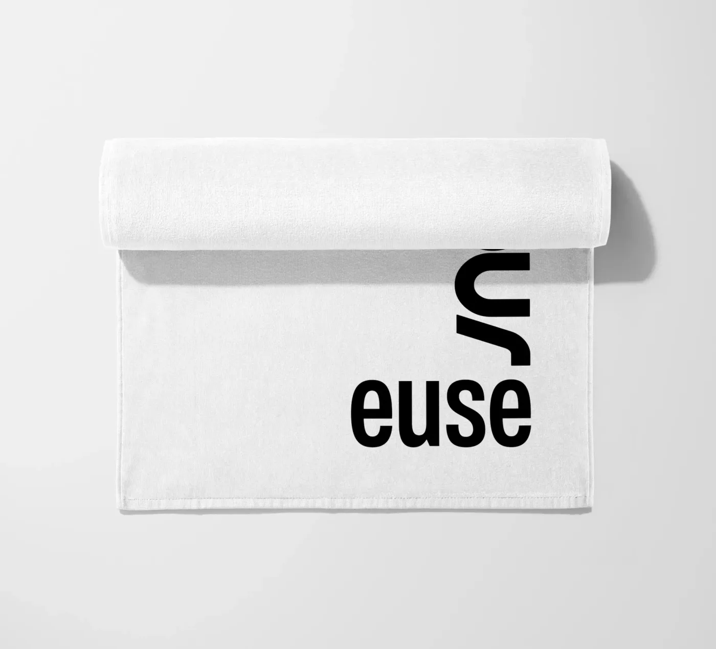 Amour Euse serviette de plage de YV TYPOGRAPHY