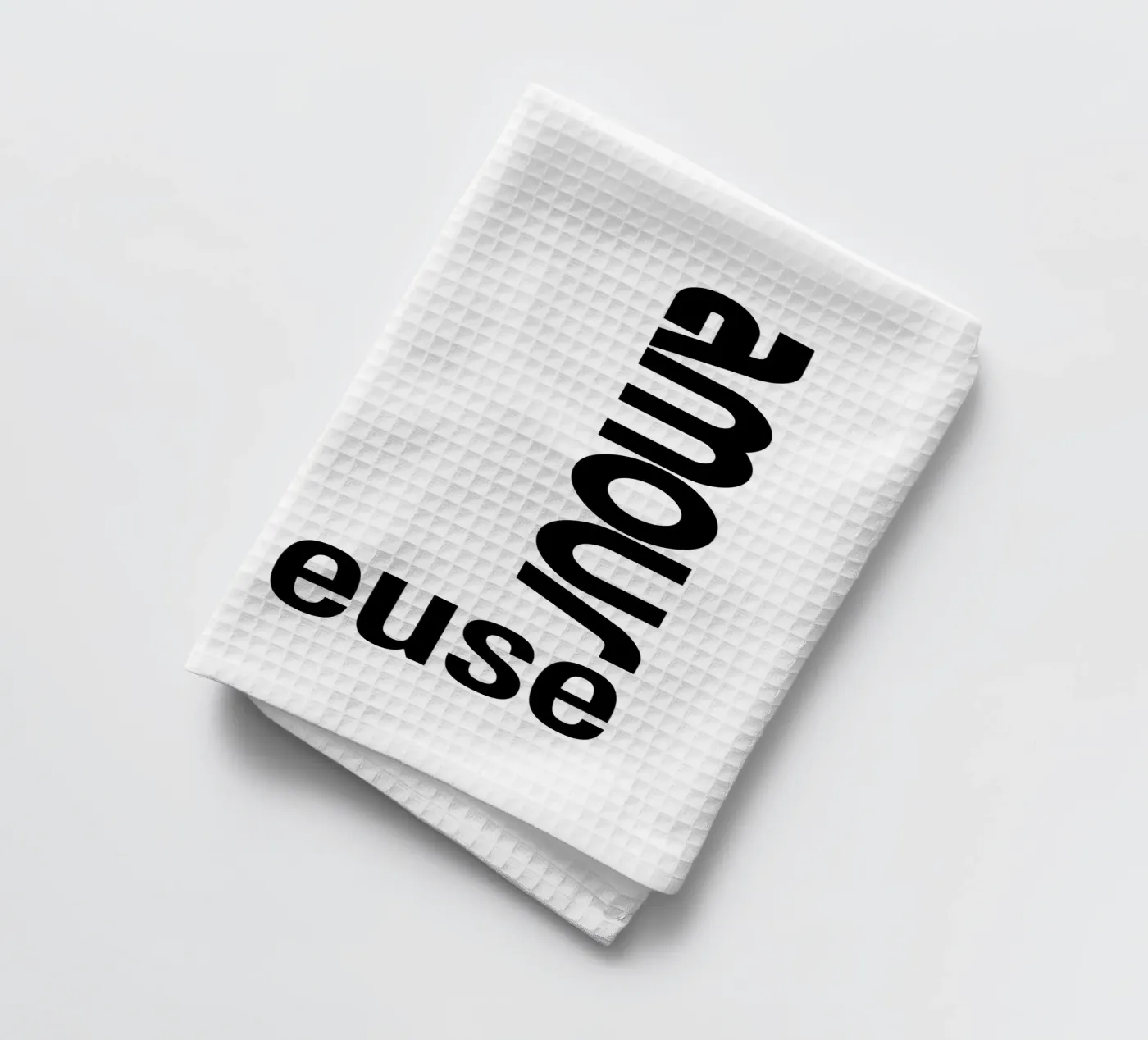 Amour Euse torchon de YV TYPOGRAPHY
