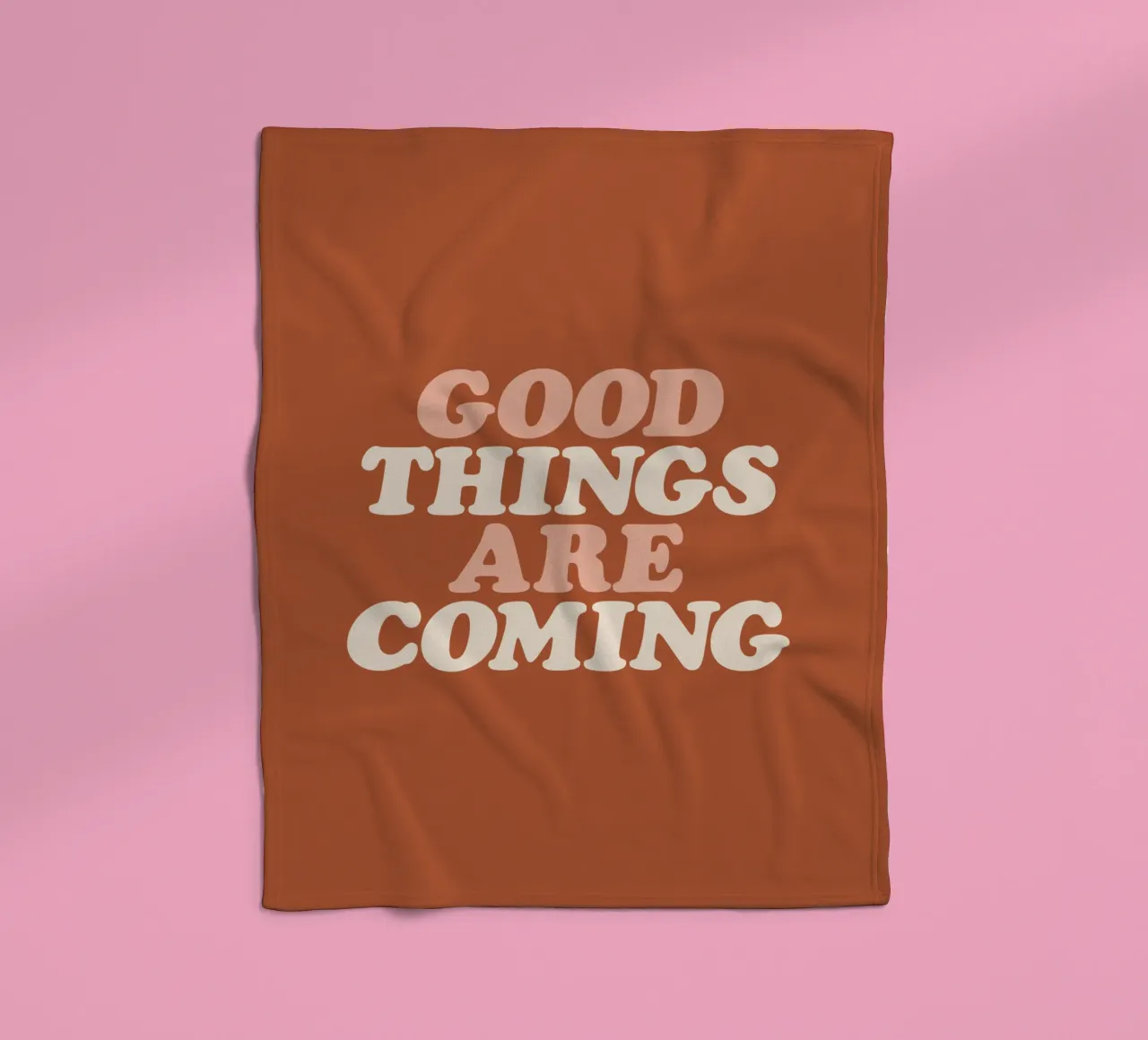Le cose belle stanno arrivando Tipografia Design coperta in pile da THE MOTIVATED TYPE